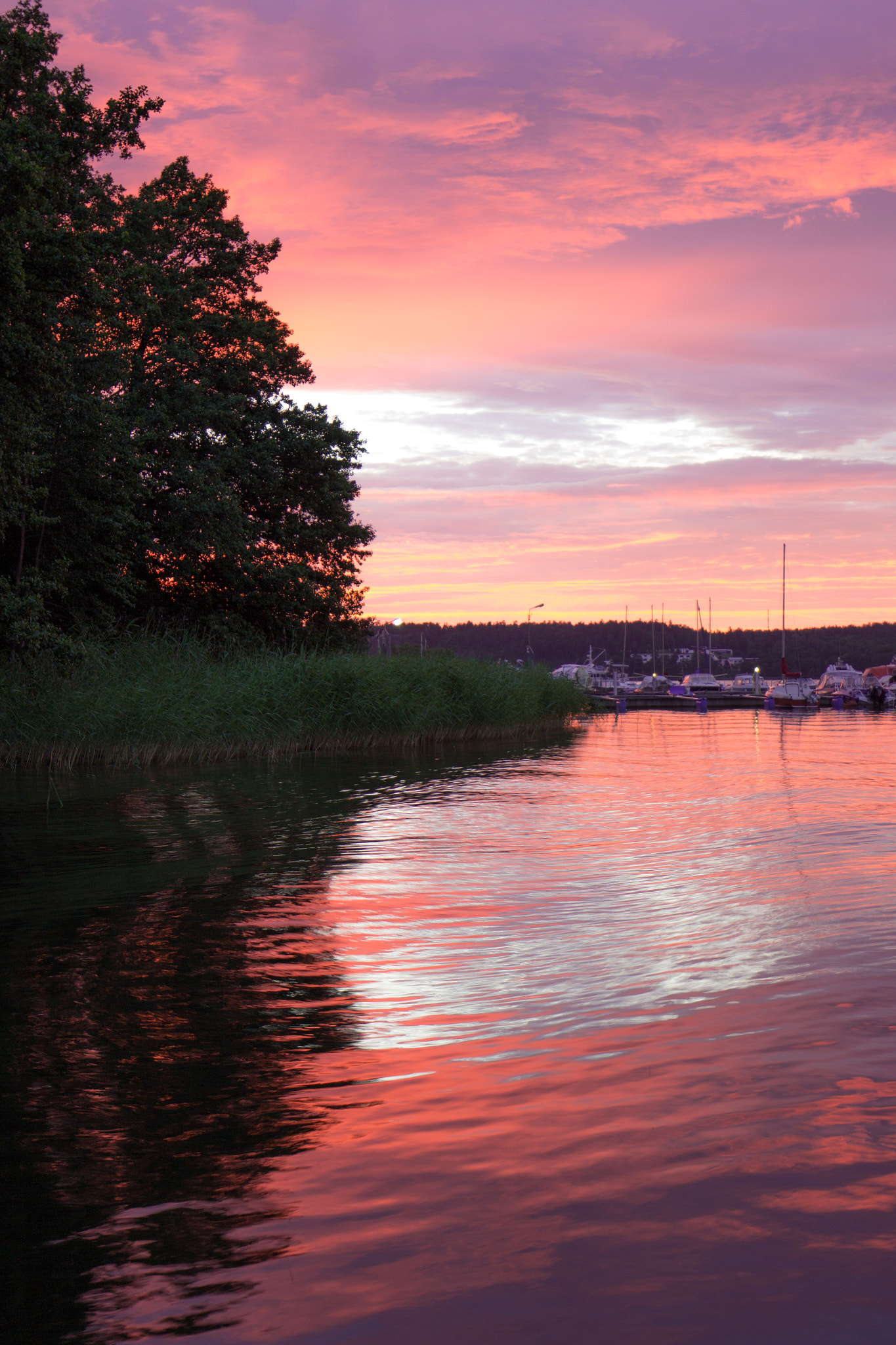 Canon EOS 600D (Rebel EOS T3i / EOS Kiss X5) + Canon EF 16-35mm F4L IS USM sample photo. Swedish summer nights 3 photography