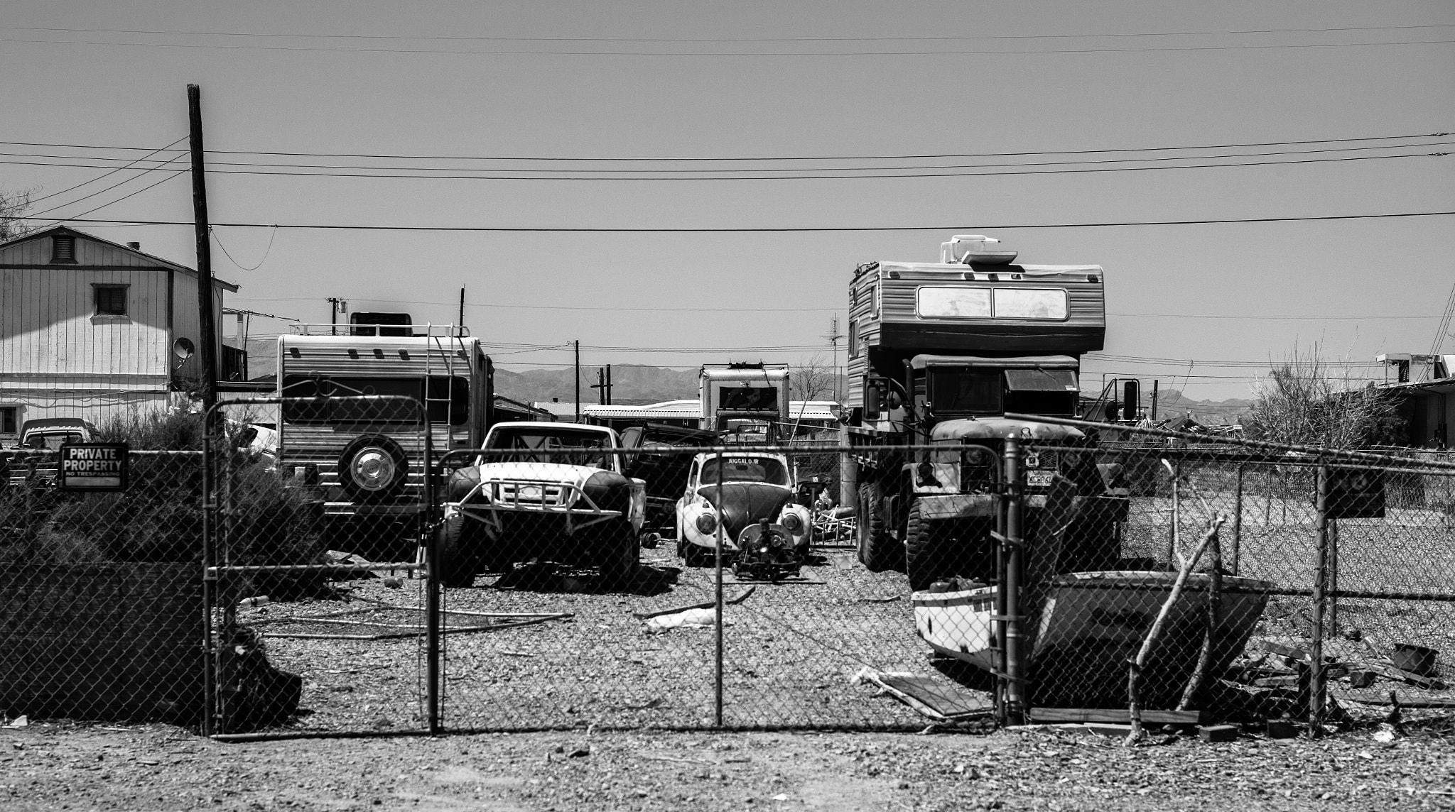 Summicron-M 1:2/50 sample photo. Adventure mobiles photography