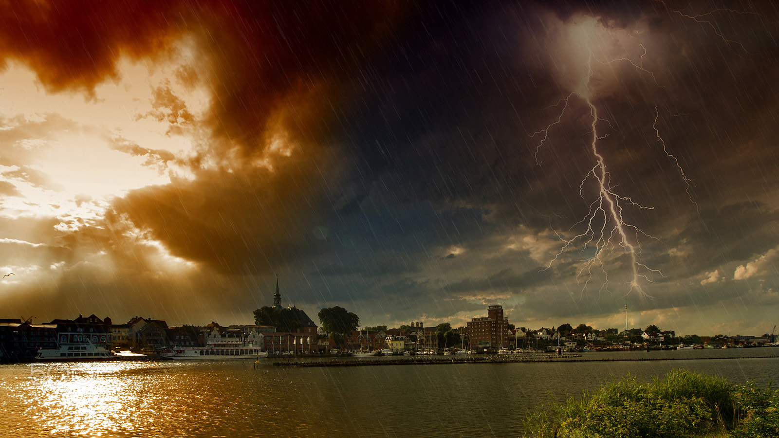 Canon EF-S 10-18mm F4.5–5.6 IS STM sample photo. Crazy weather - artwork photography