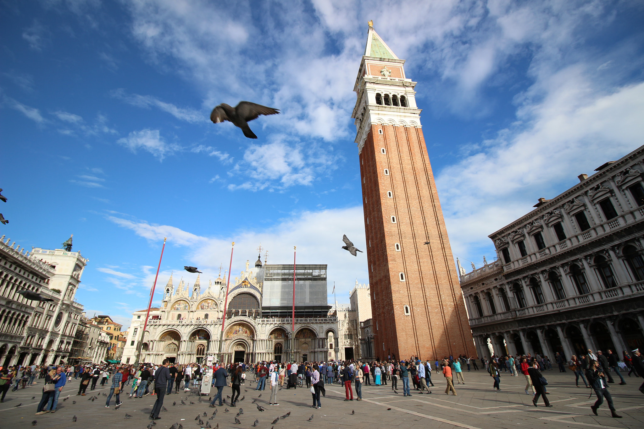 Canon EF-S 10-18mm F4.5–5.6 IS STM sample photo. Piazza san marco photography