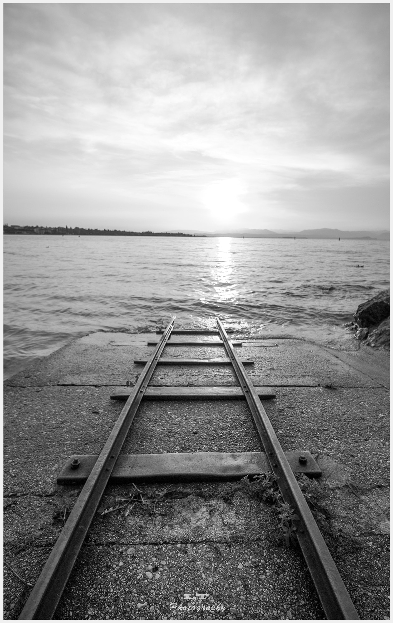Canon EF-S 10-18mm F4.5–5.6 IS STM sample photo. Here we go!! ... the train to sunshine has come photography