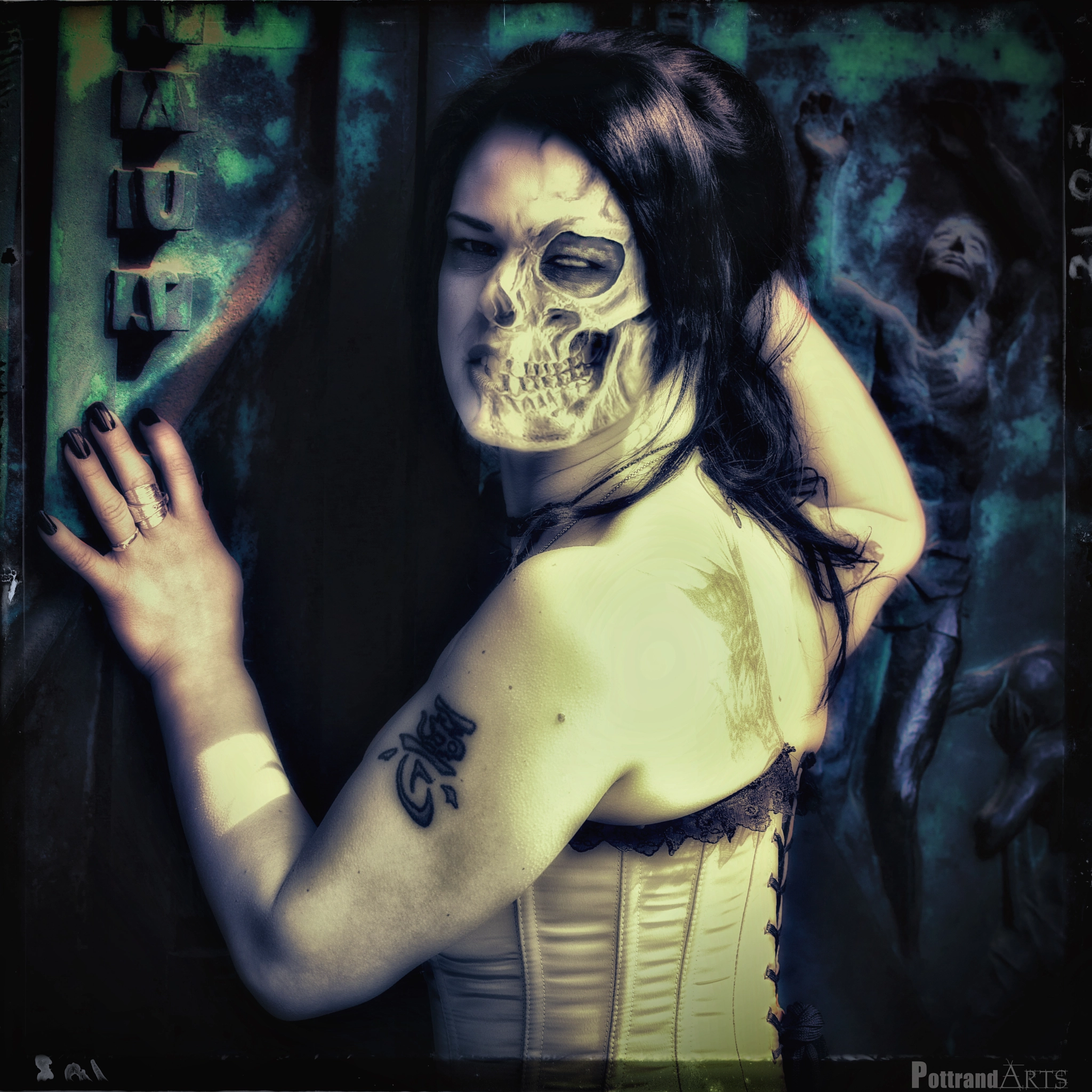 Canon EF 70-200mm F2.8L IS II USM sample photo. Skullface photography