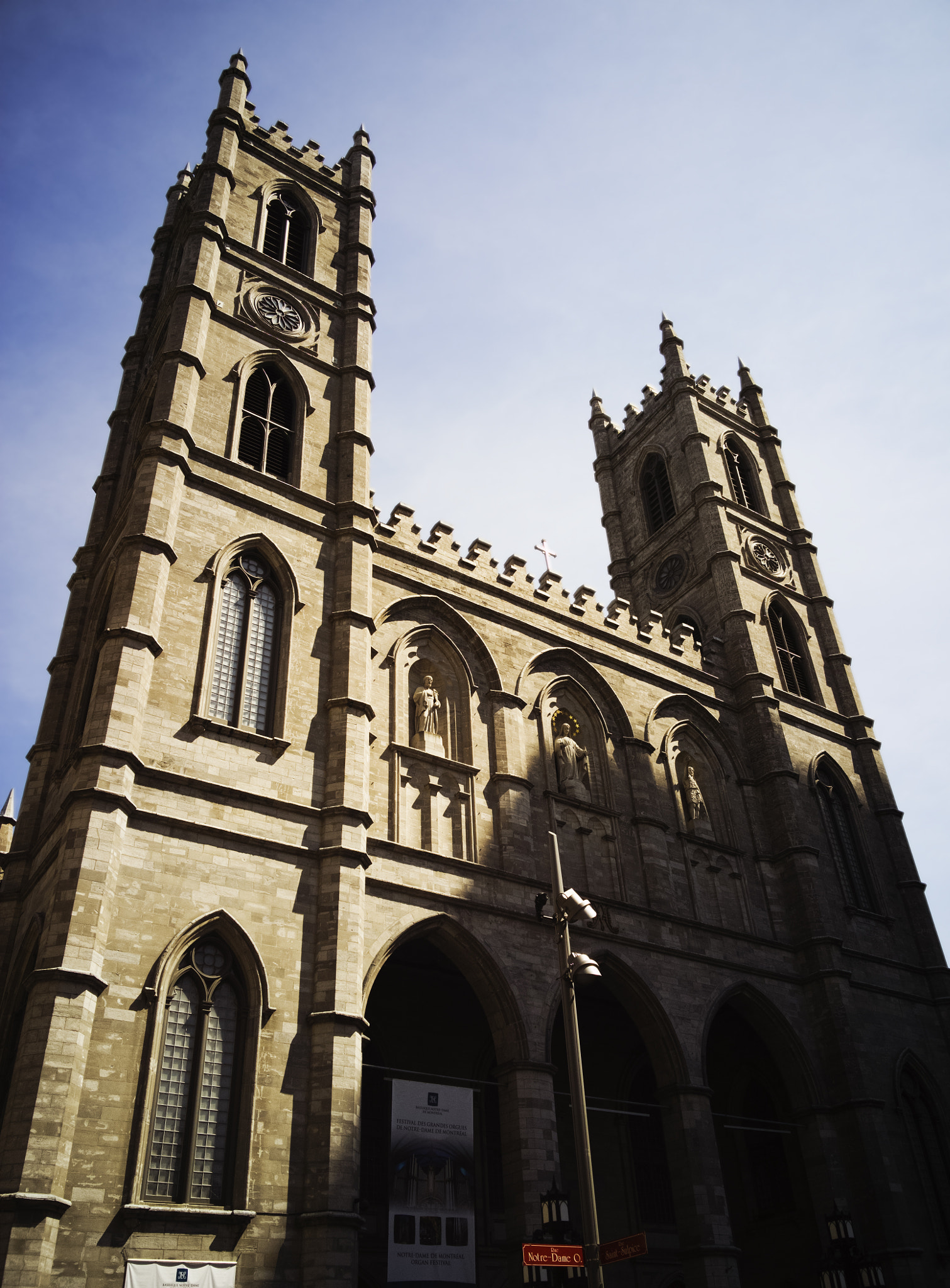 OnePlus ONE A2005 sample photo. Notre-dame basilica photography