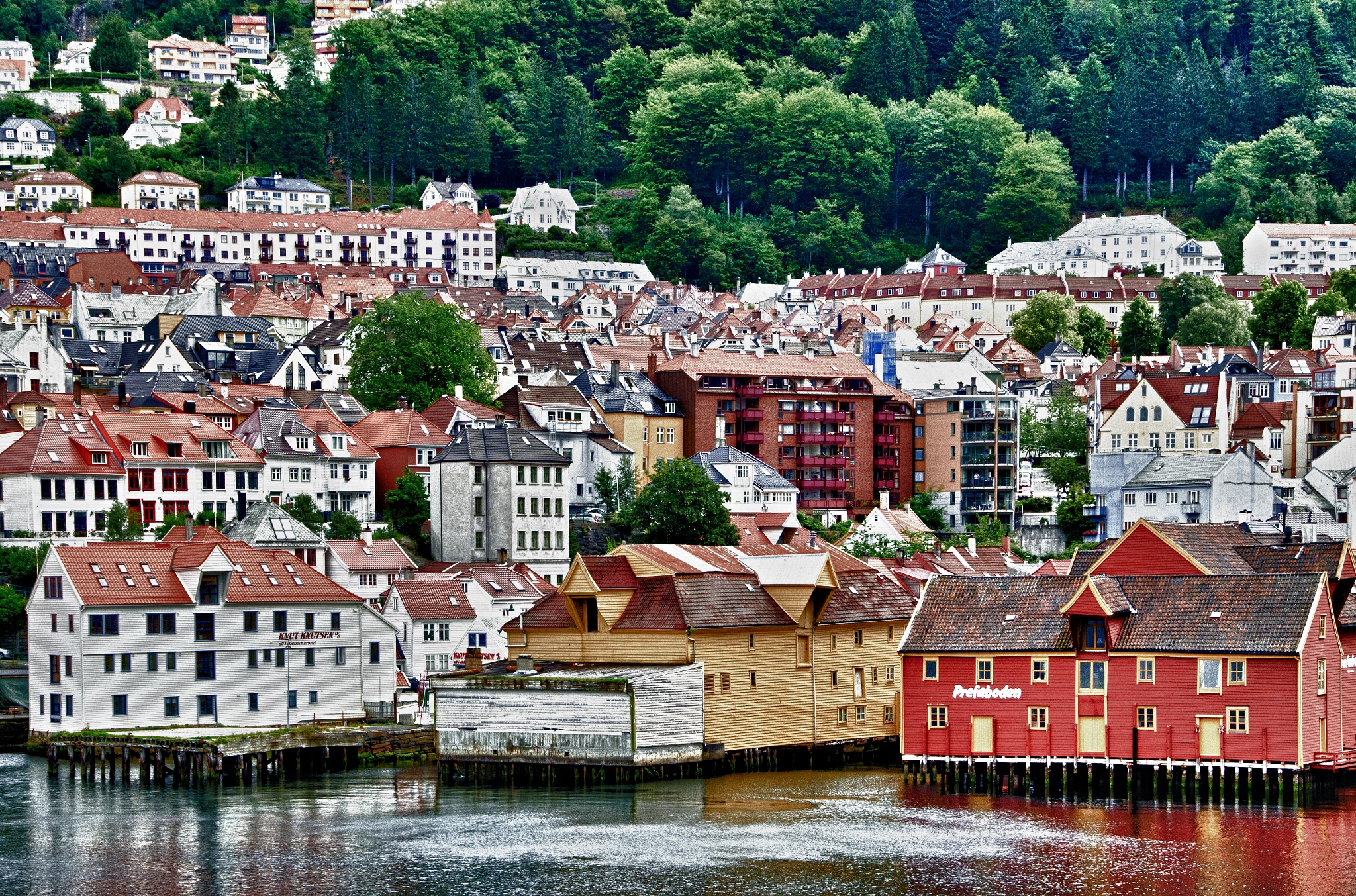 Sigma 18-250mm F3.5-6.3 DC OS HSM sample photo. Bergen, norway's waterside buildings on stilts photography