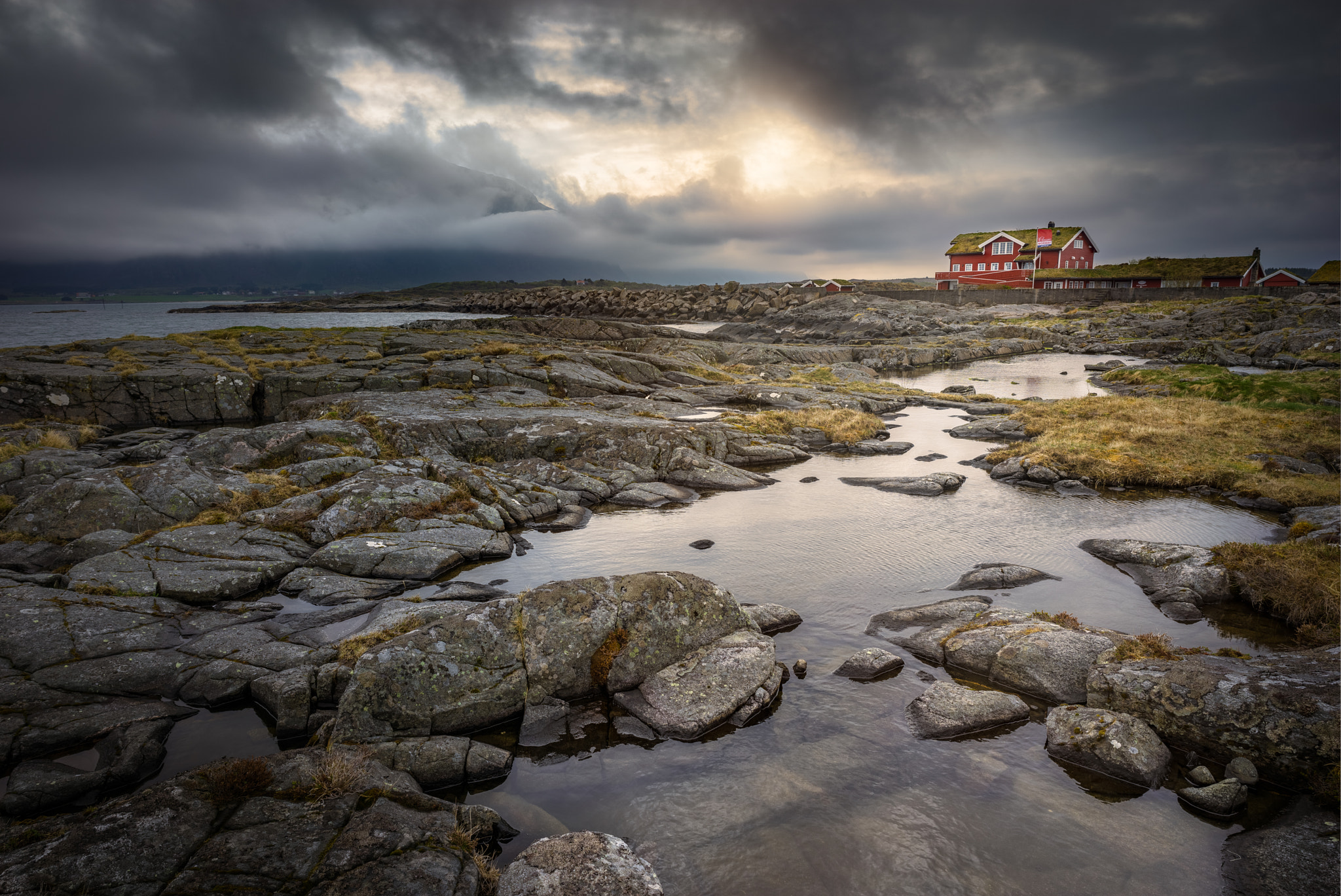 Sony a7R + E 21mm F2.8 sample photo. Hustadvika guesthouse photography
