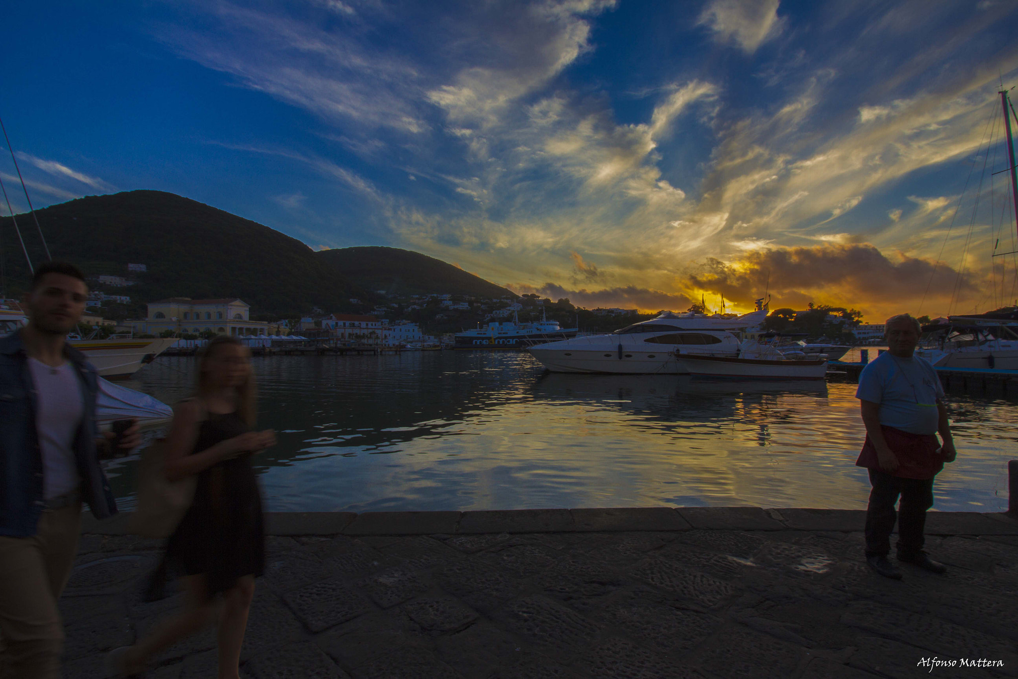 Canon EF-S 10-18mm F4.5–5.6 IS STM sample photo. Ischia - il porto photography