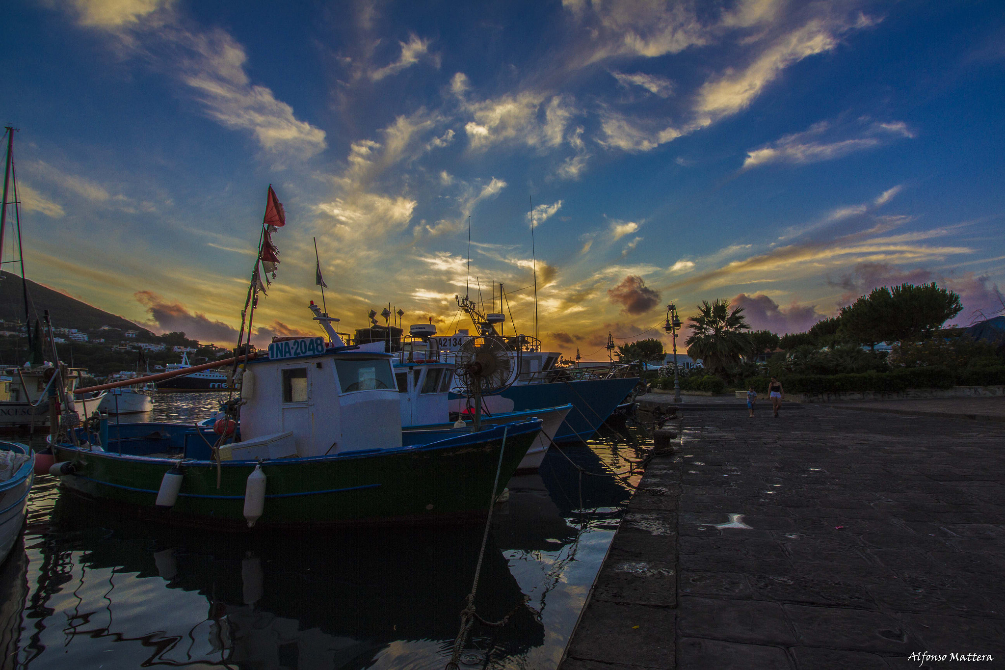 Canon EF-S 10-18mm F4.5–5.6 IS STM sample photo. Ischia - il porto photography
