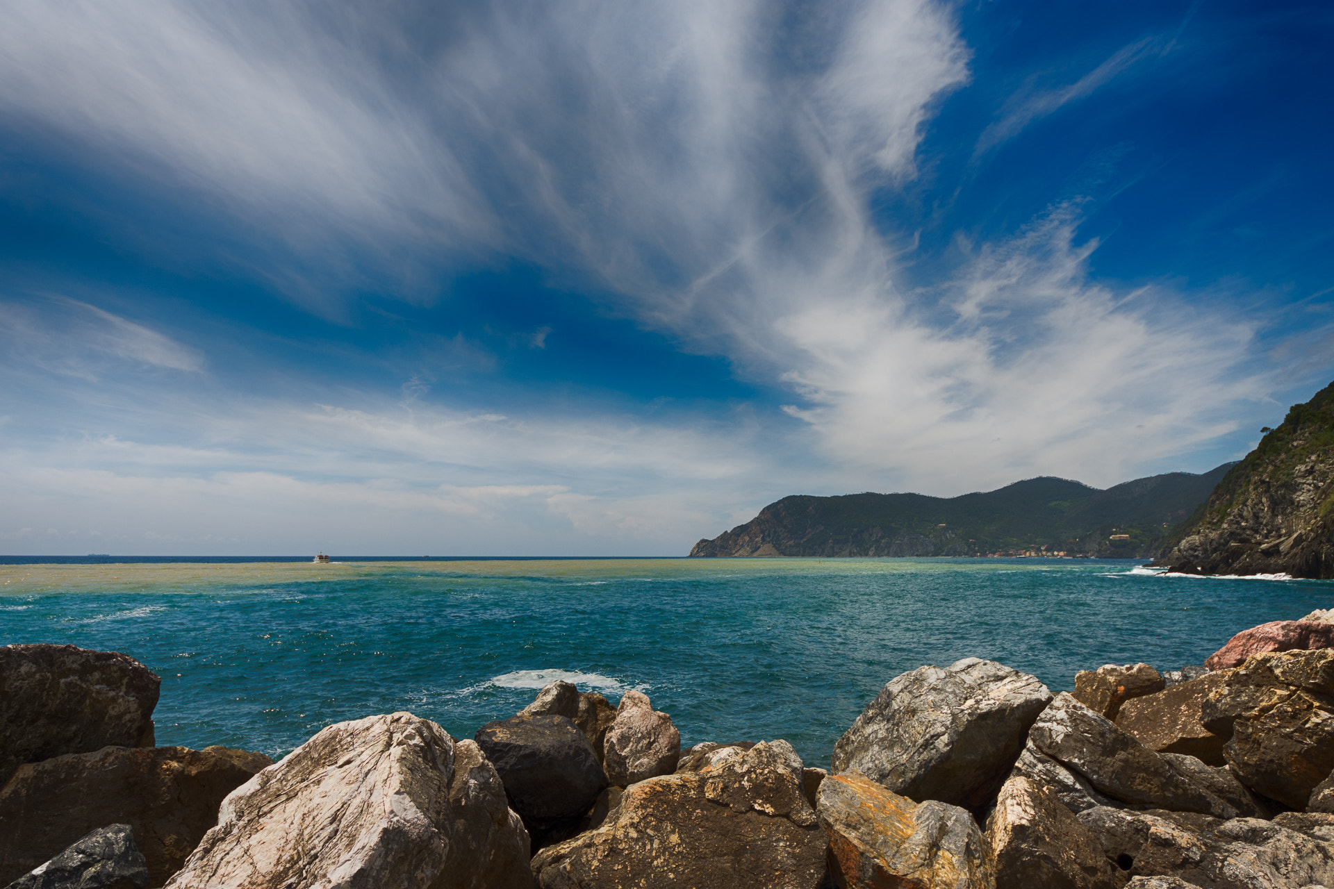 Sigma 8-16mm F4.5-5.6 DC HSM sample photo. Ma il cielo è sempre più blu photography