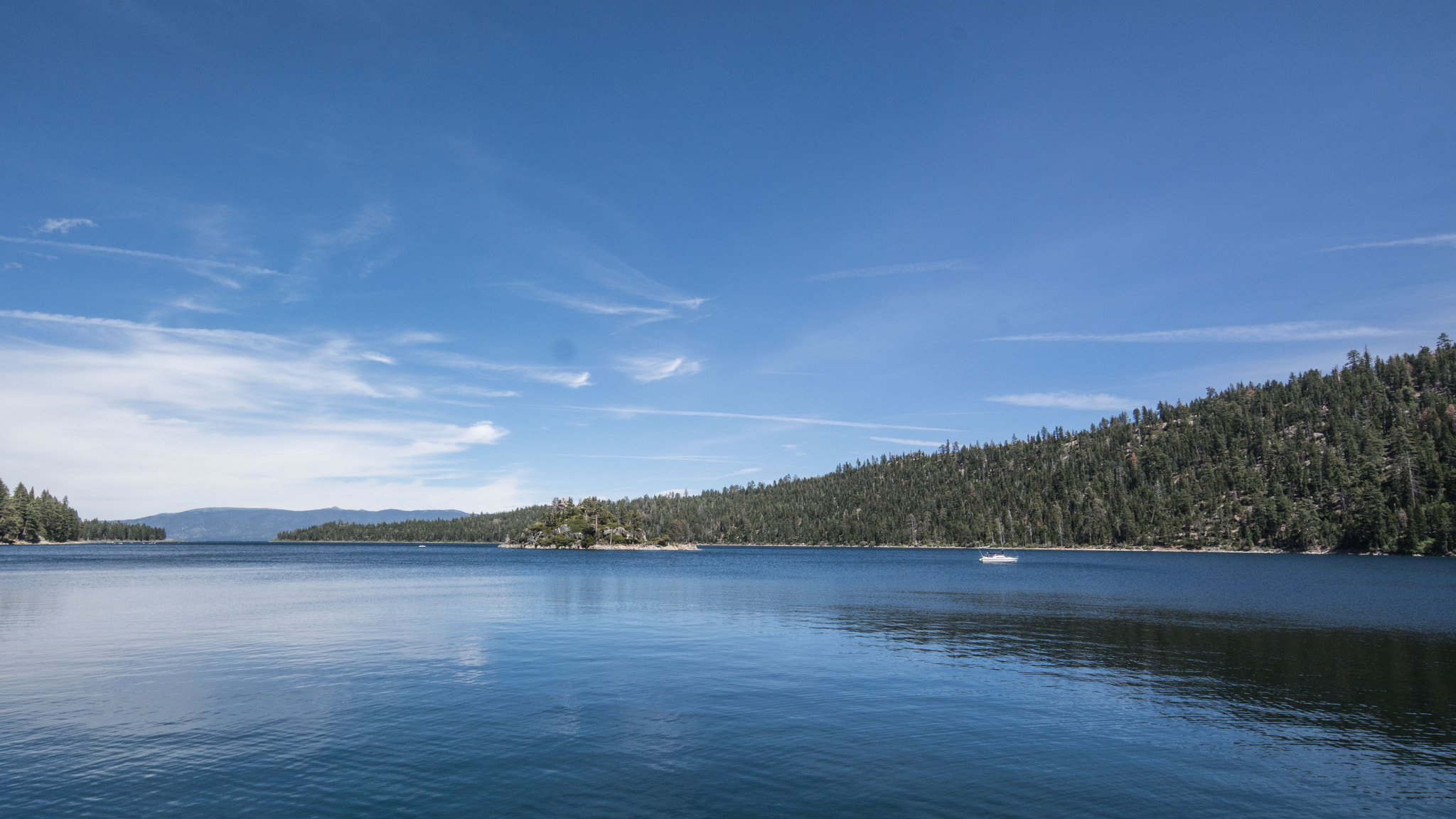 Samsung NX300M + Samsung NX 12-24mm F4-5.6 ED sample photo. Emerald bay photography