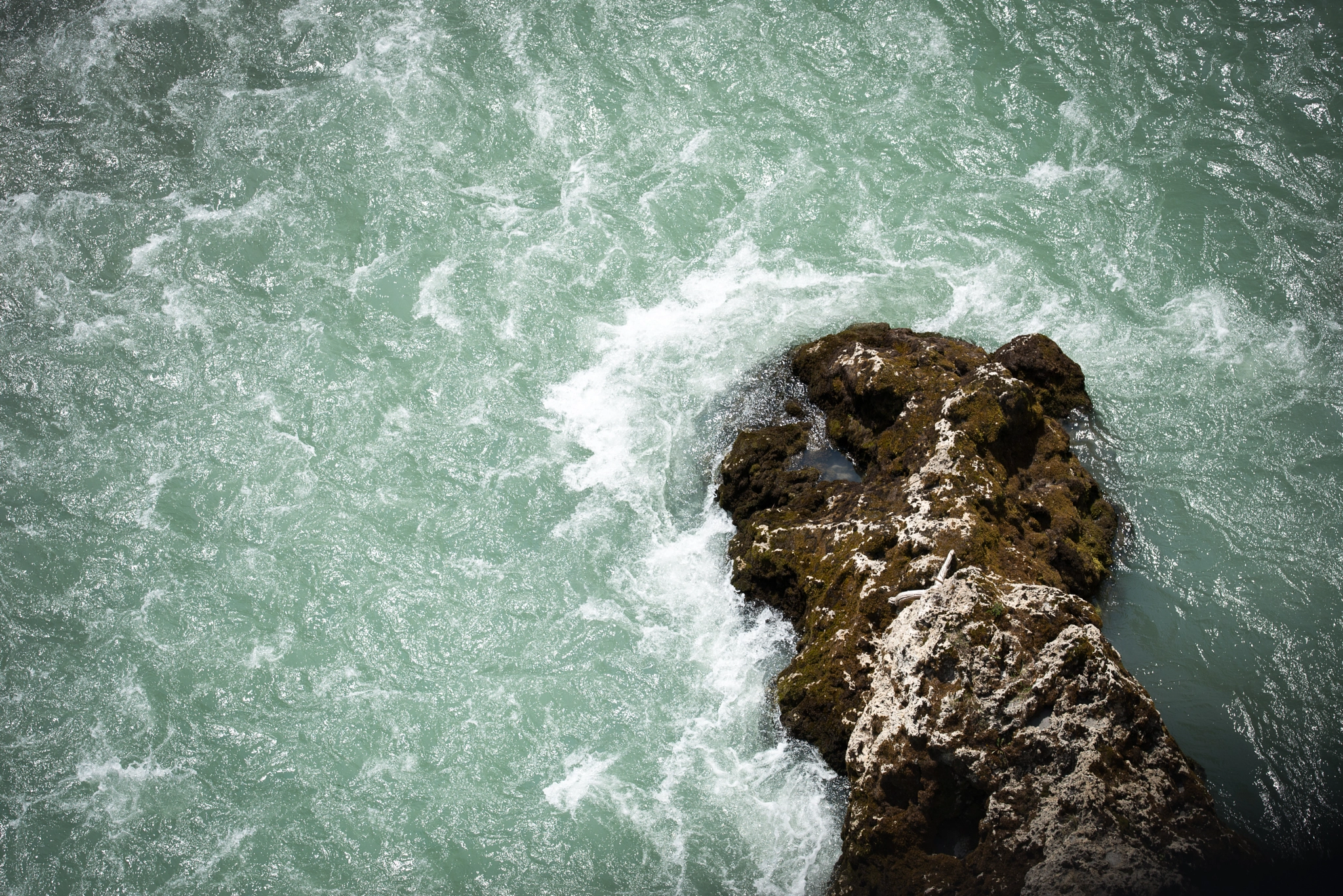 Sigma 150mm F2.8 EX DG OS Macro HSM sample photo. Rocks photography