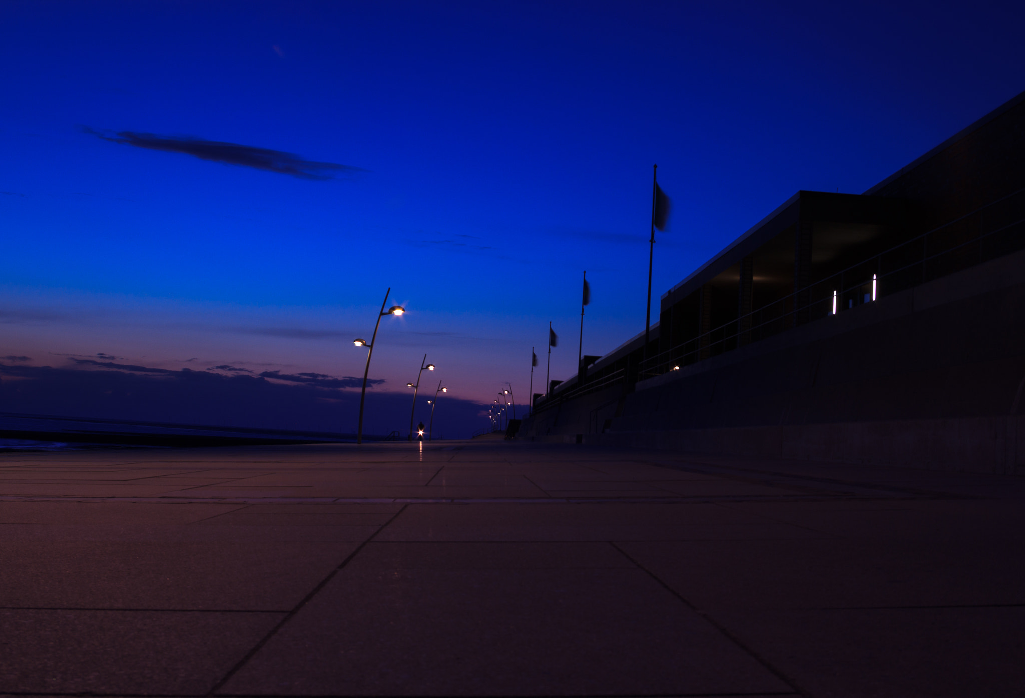 Canon EF 24-85mm F3.5-4.5 USM sample photo. Beach promenade photography