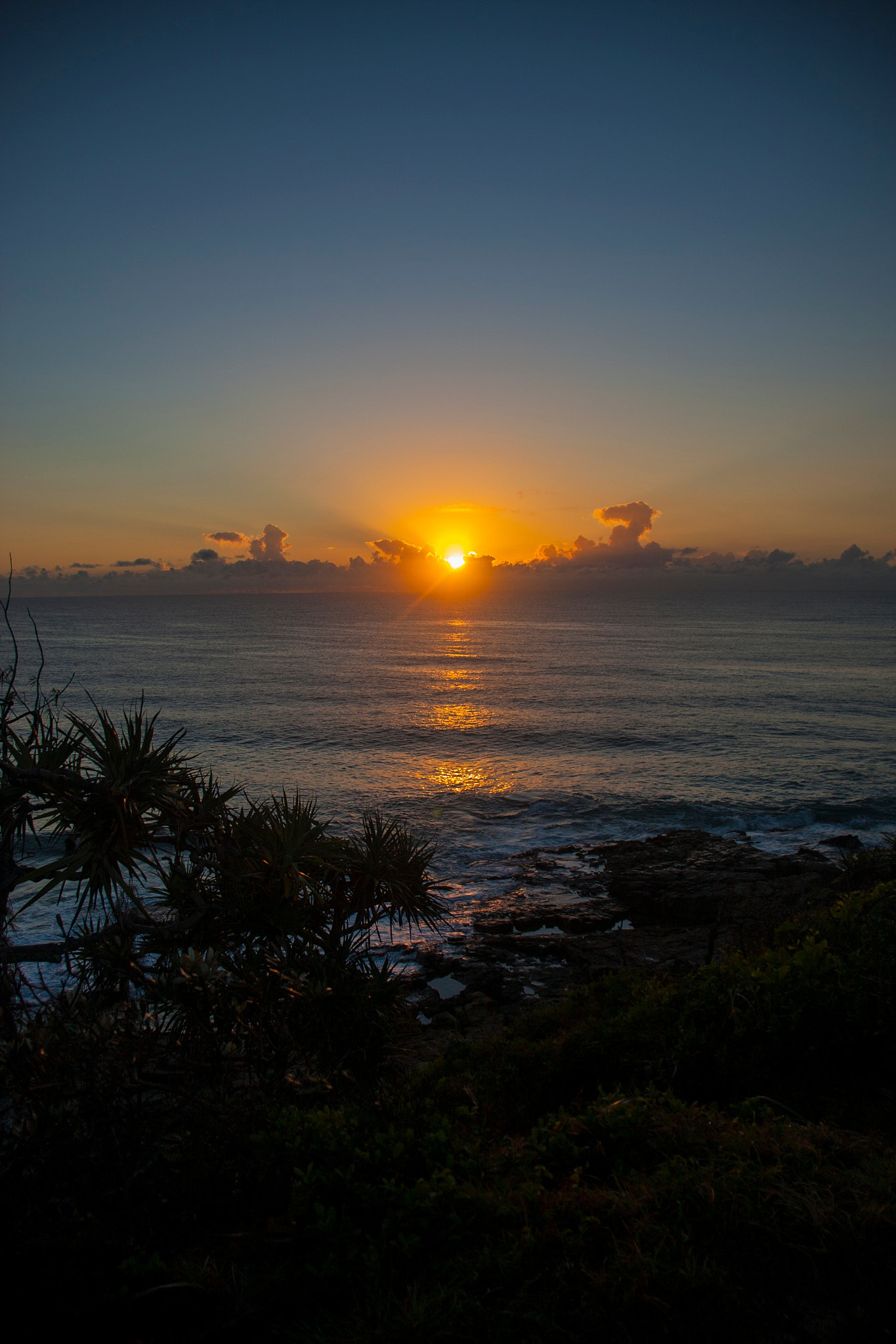 Canon EOS 40D sample photo. Something about a sunrise photography