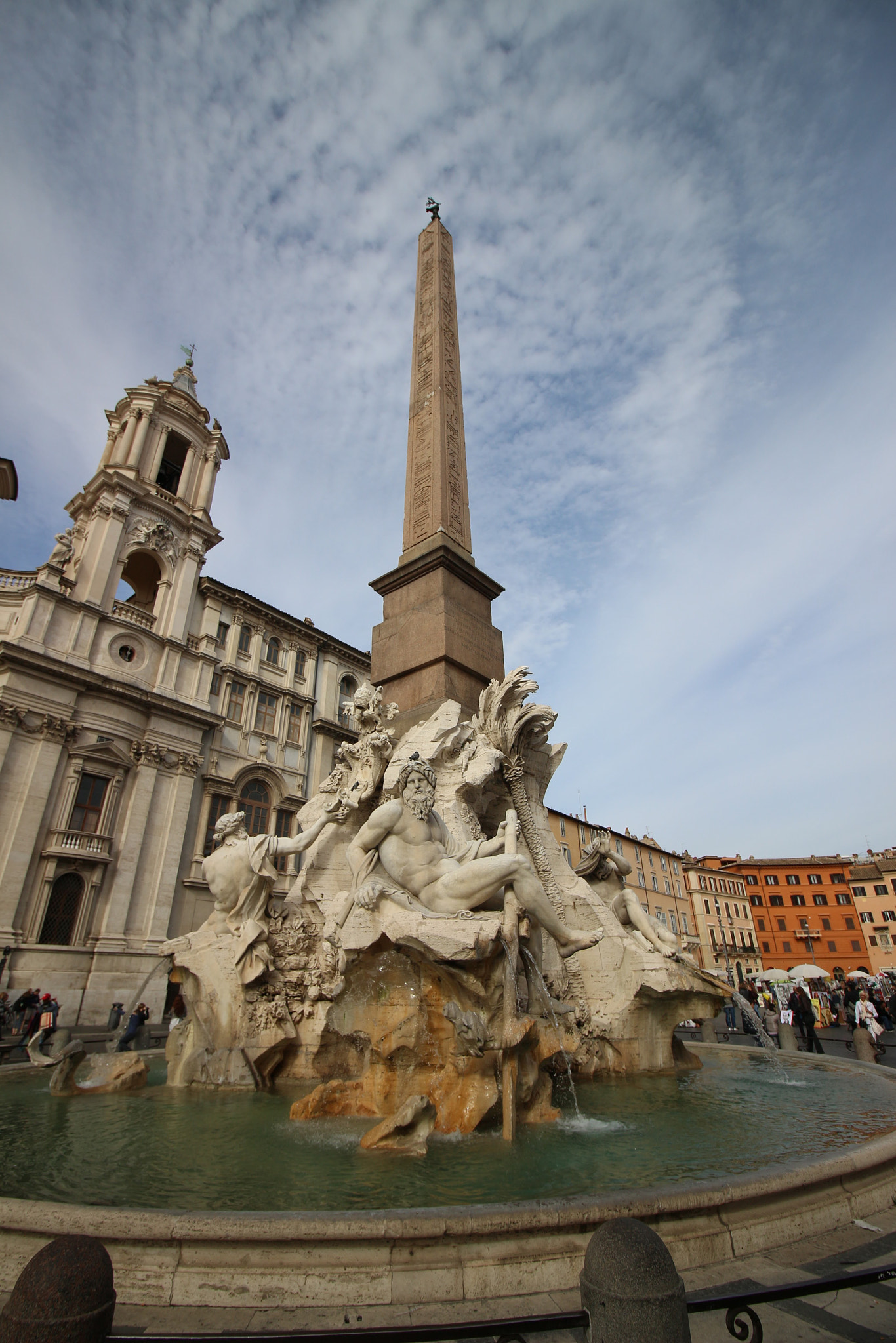 Canon EOS 700D (EOS Rebel T5i / EOS Kiss X7i) + Canon EF-S 10-18mm F4.5–5.6 IS STM sample photo. Piazza navona, itália photography