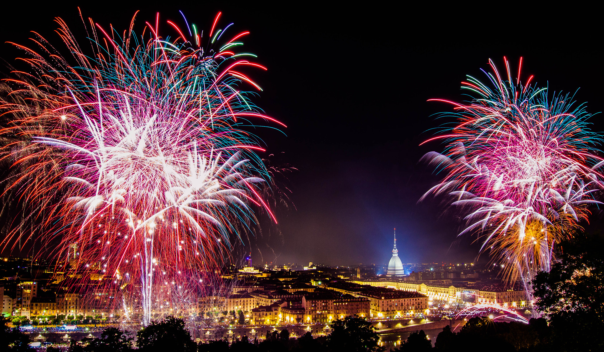Nikon D3100 sample photo. Turin by night photography