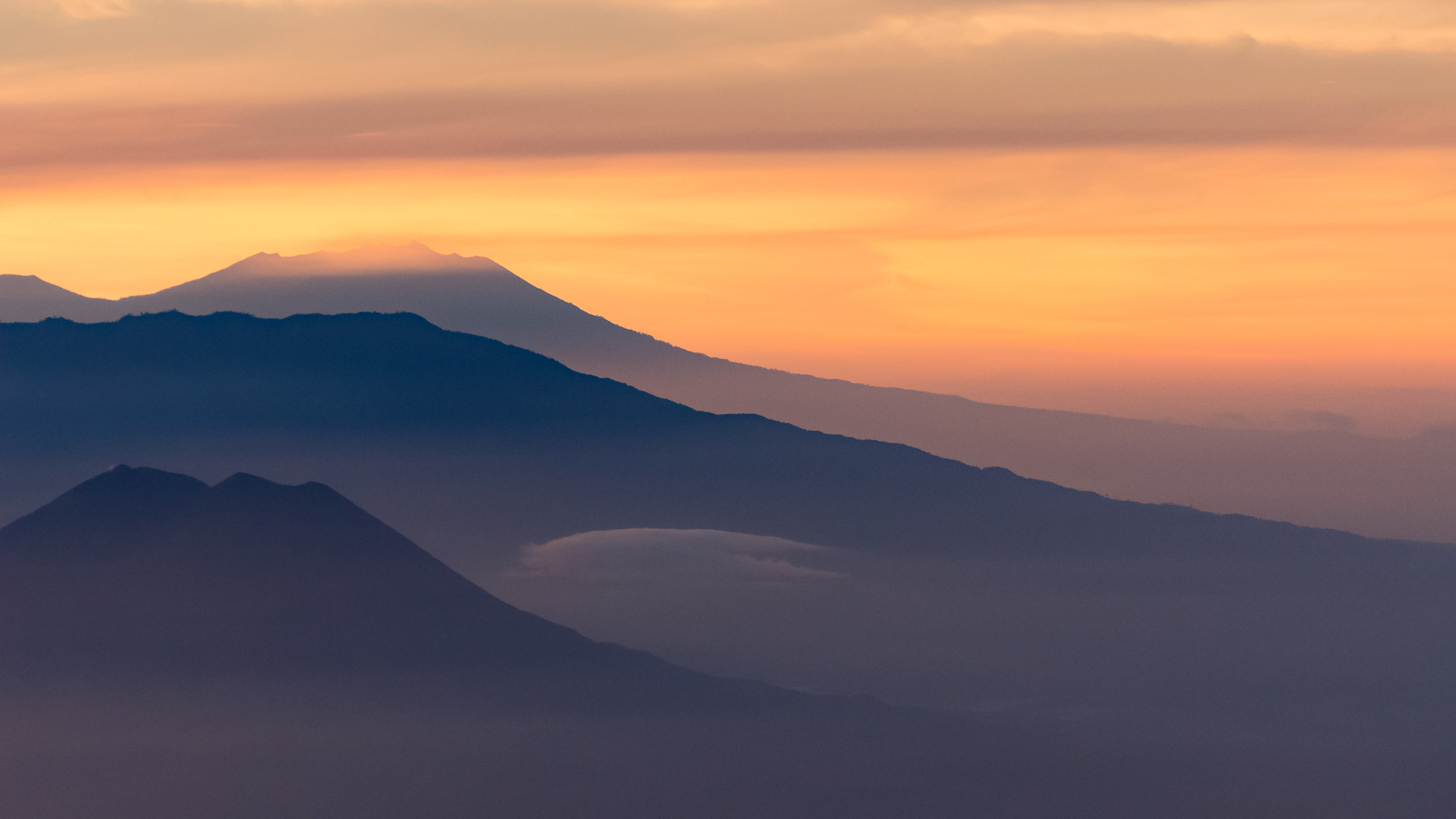 AF-S Zoom-Nikkor 80-200mm f/2.8D IF-ED sample photo. Comes in layers photography