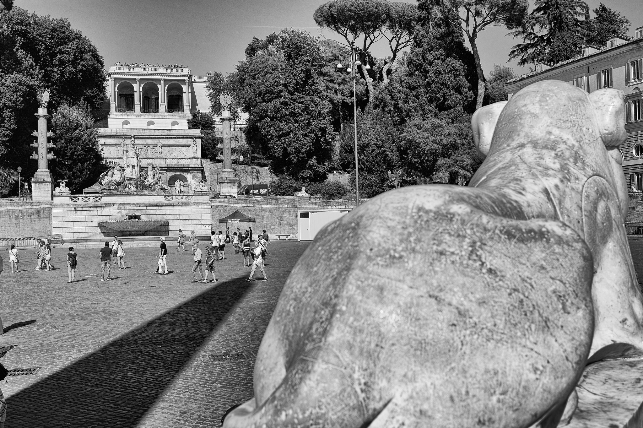 Nikon Df + Nikon AF Nikkor 35mm F2D sample photo. Roma photography