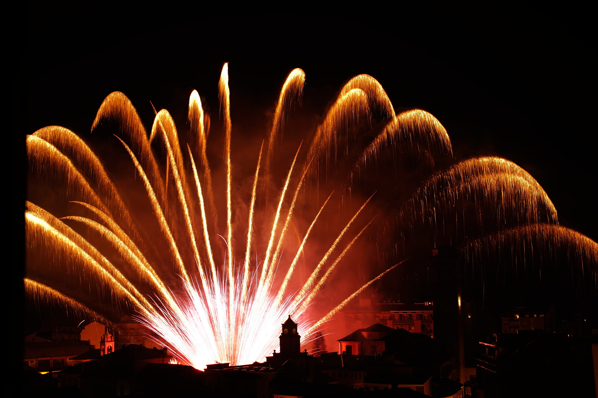 AF Zoom-Nikkor 35-135mm f/3.5-4.5 N sample photo. Fireworks photography