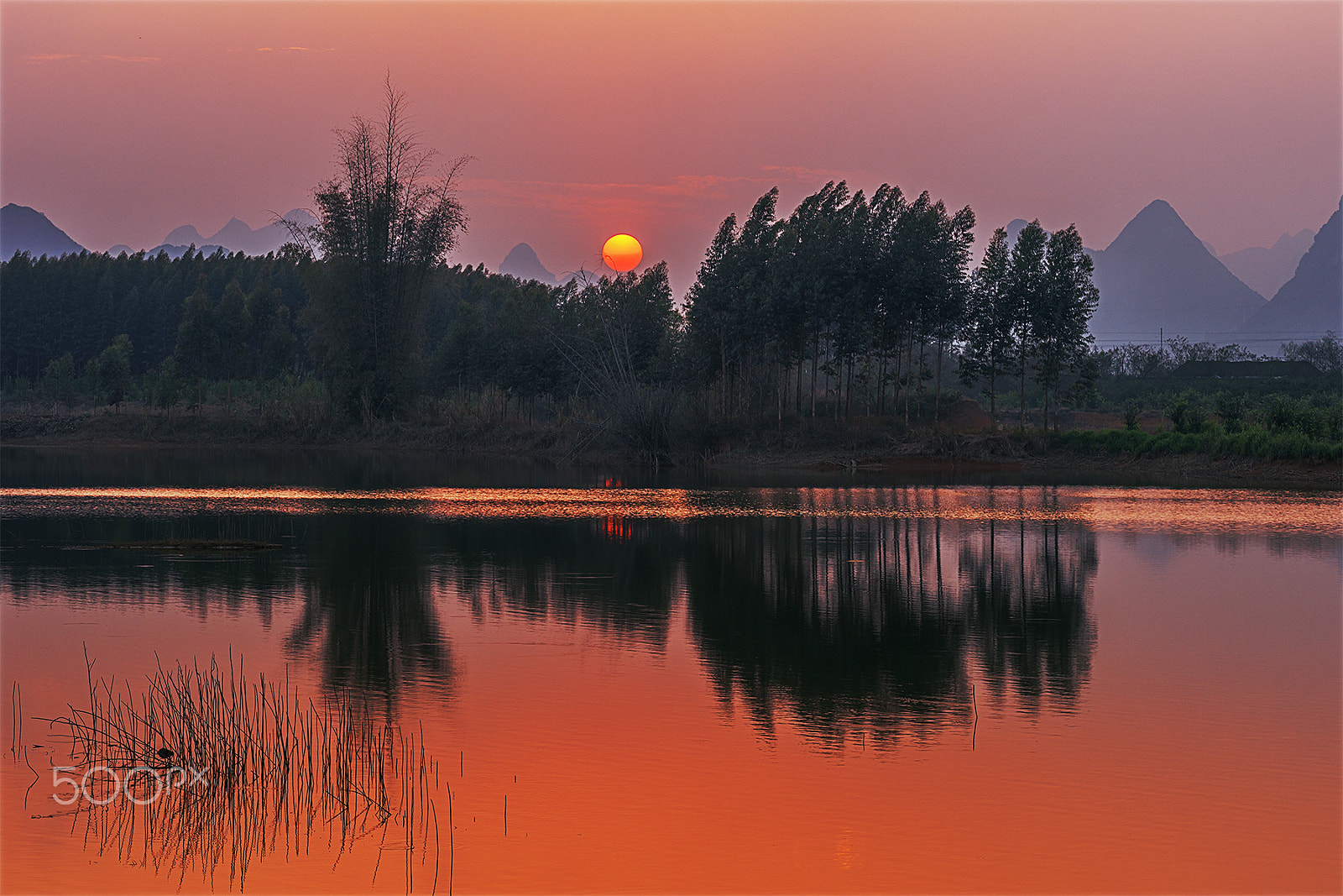 Sony a99 II + Minolta/Sony AF 70-200mm F2.8 G sample photo. Splendor of the sunset photography