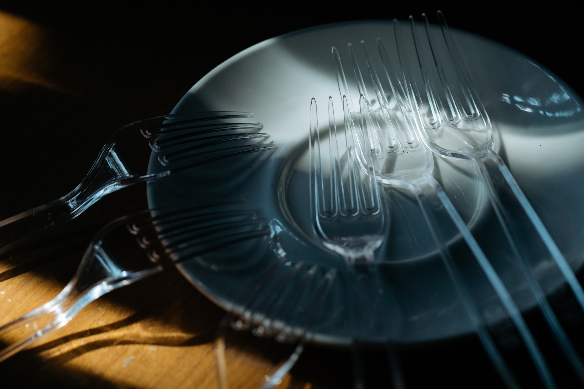 Panasonic Leica DG Nocticron 42.5mm F1.2 ASPH OIS sample photo. Forks and saucer photography