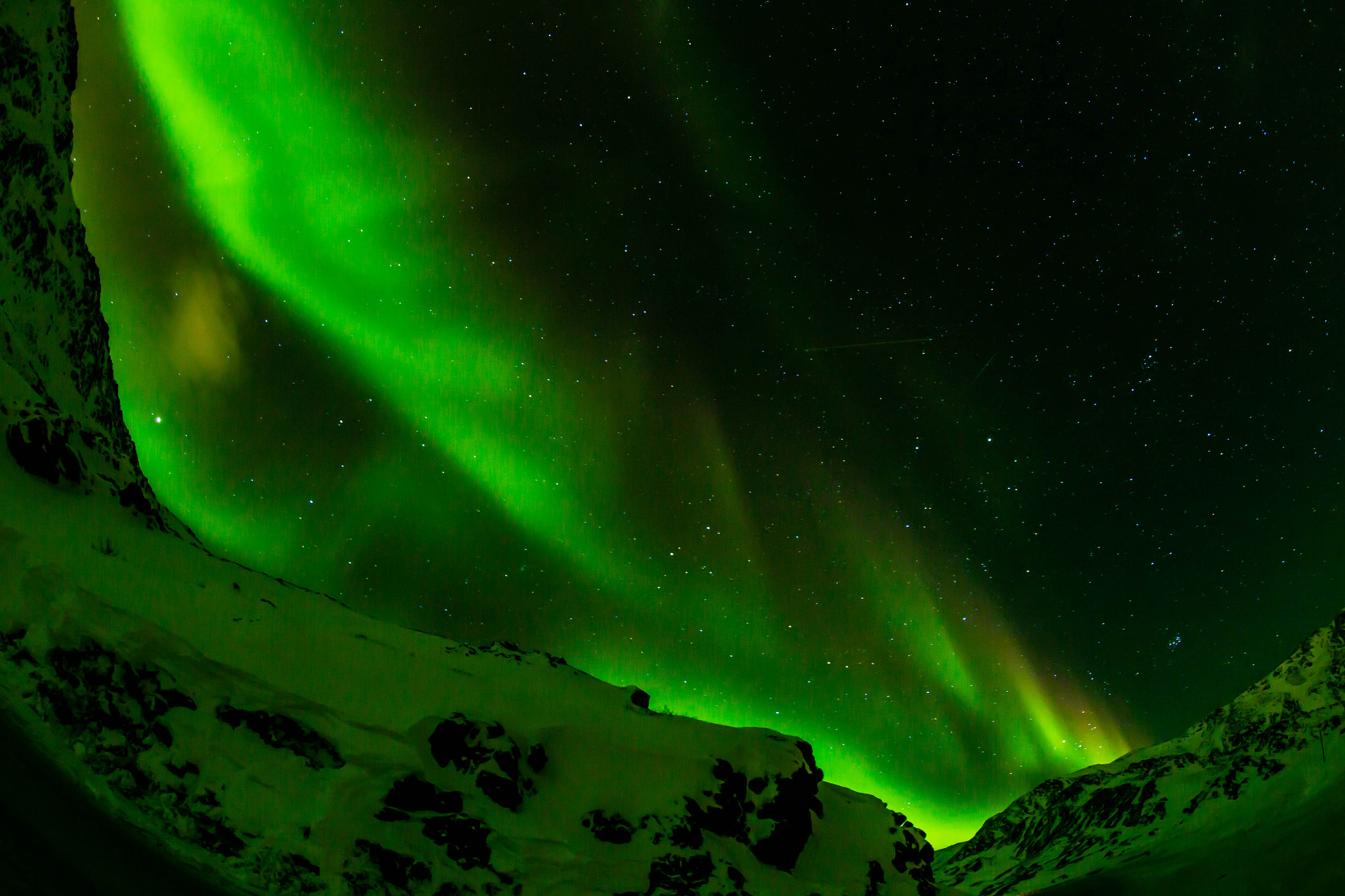 Canon EF 8-15mm F4L Fisheye USM sample photo. Aurora borealis photography