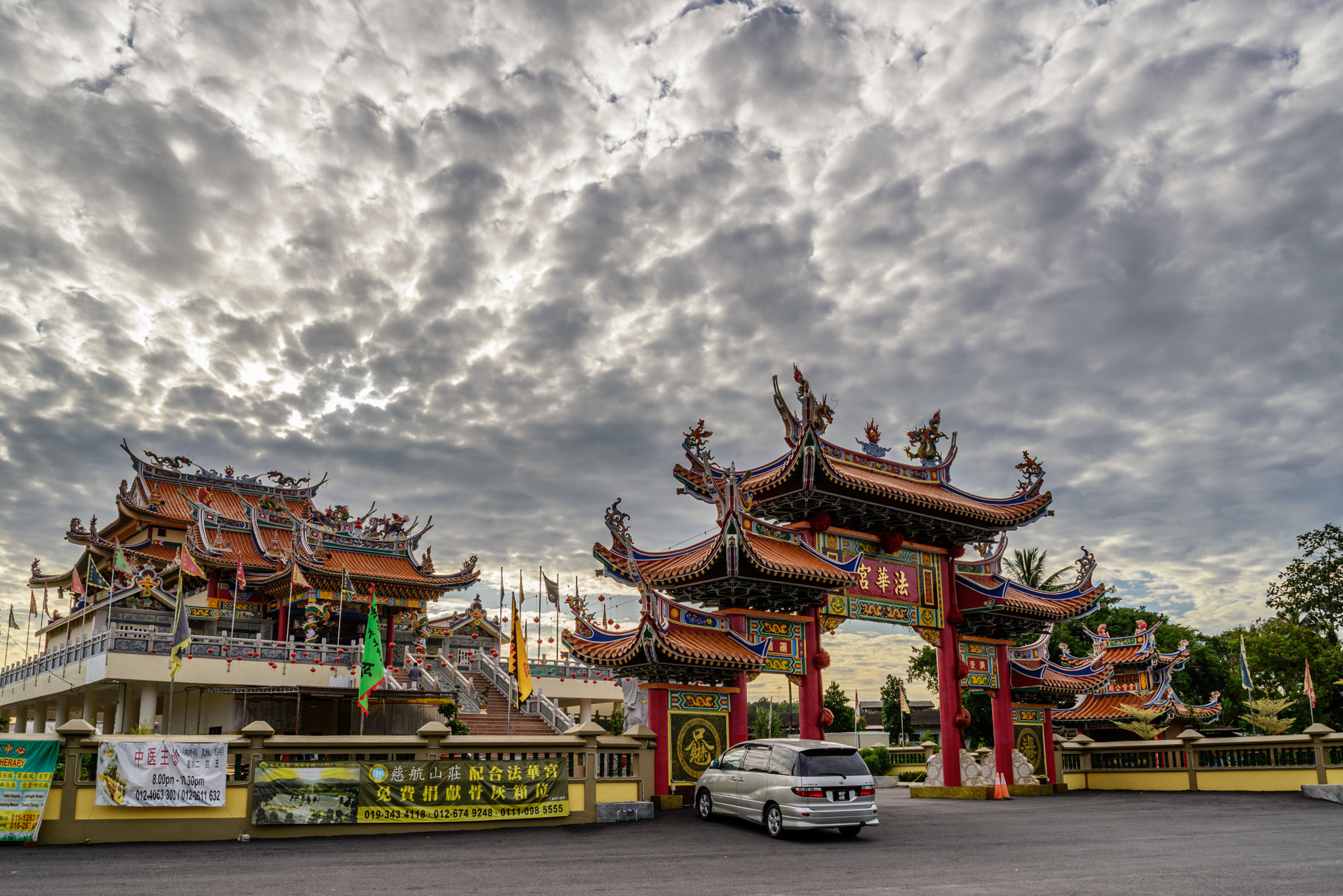 Nikon D610 + AF Zoom-Nikkor 28-80mm f/3.3-5.6G sample photo. Chinese temple at semenyih photography