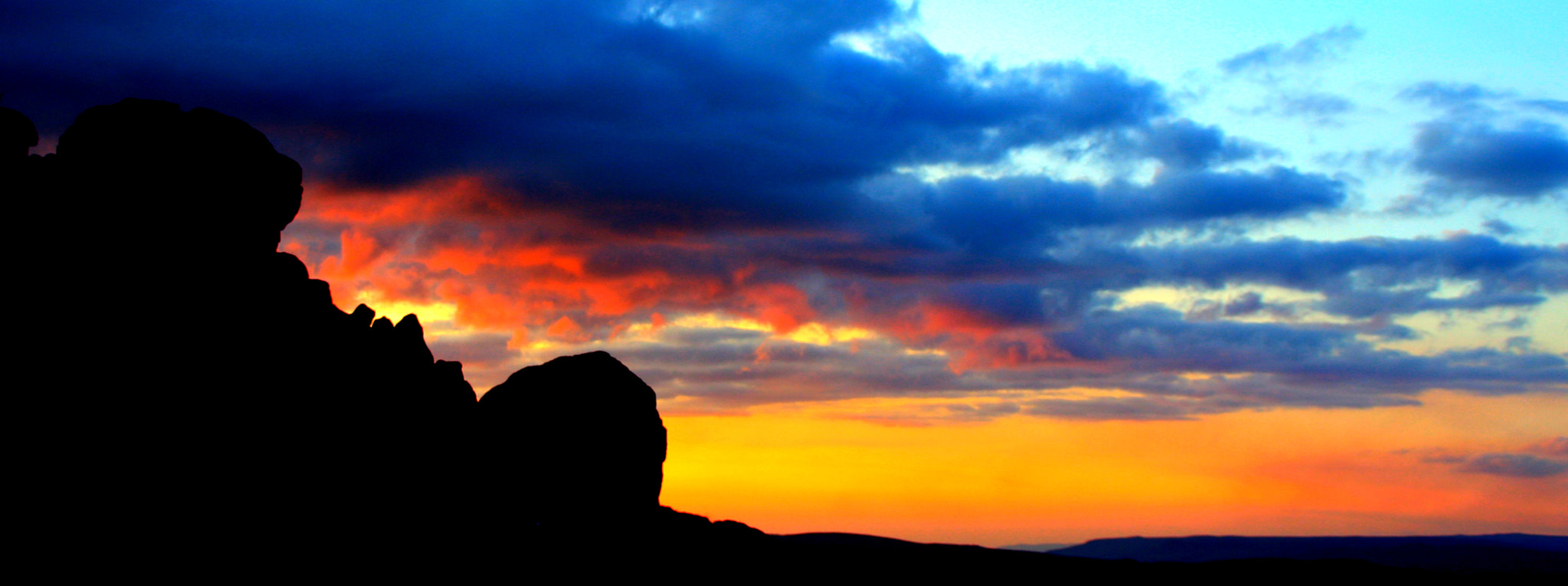 Canon EOS 450D (EOS Rebel XSi / EOS Kiss X2) sample photo. Ilkley moor cow and calf rocks photography