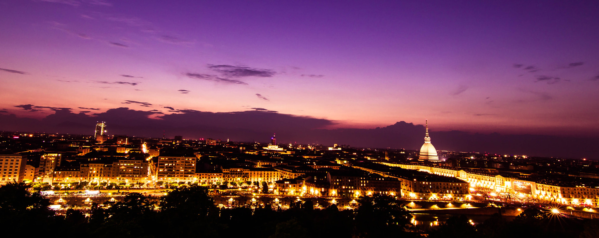 Nikon D3100 sample photo. Crepuscular city photography