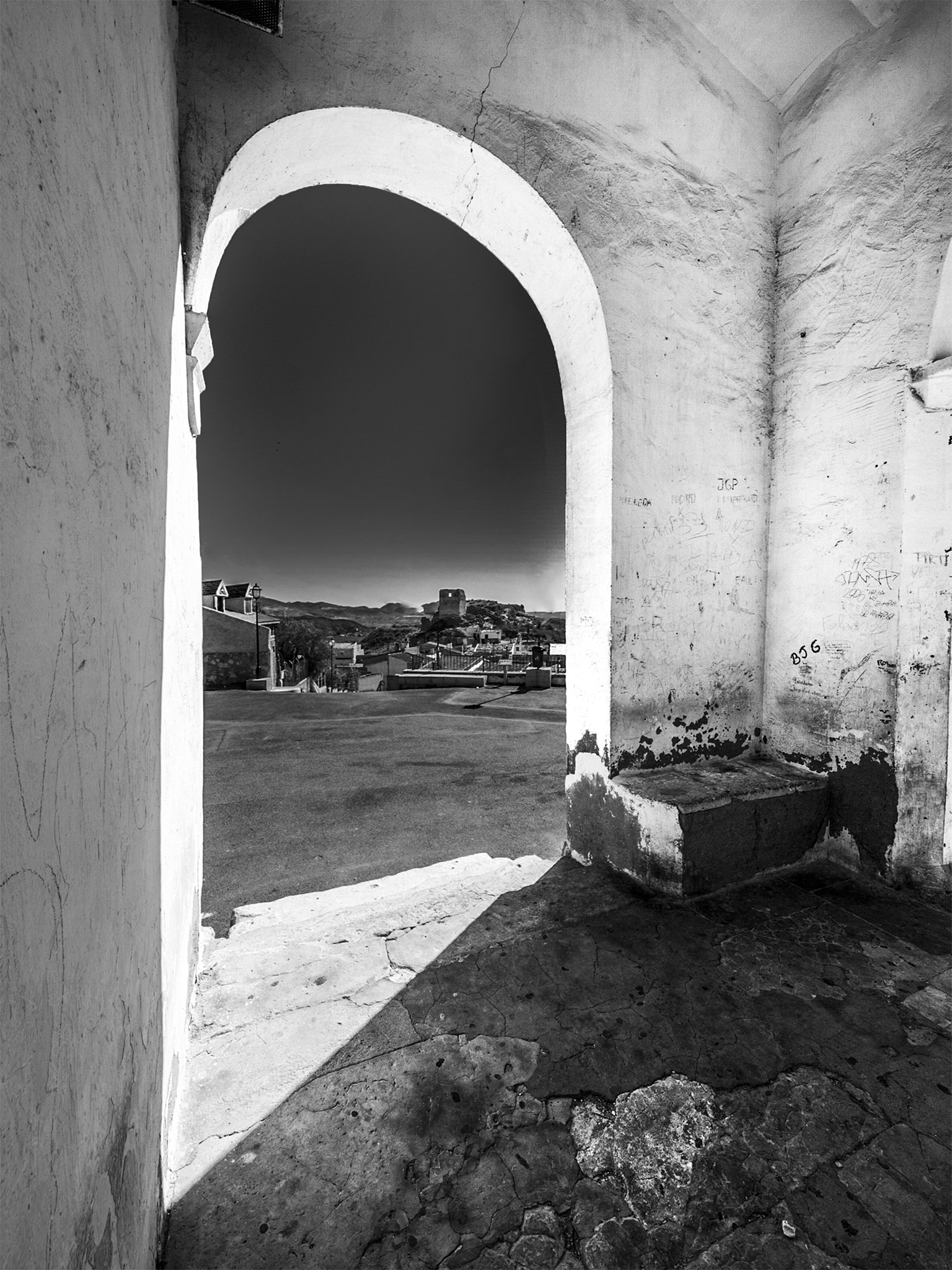 Leica Digilux 3 sample photo. 26 de junio - arco y castillo photography
