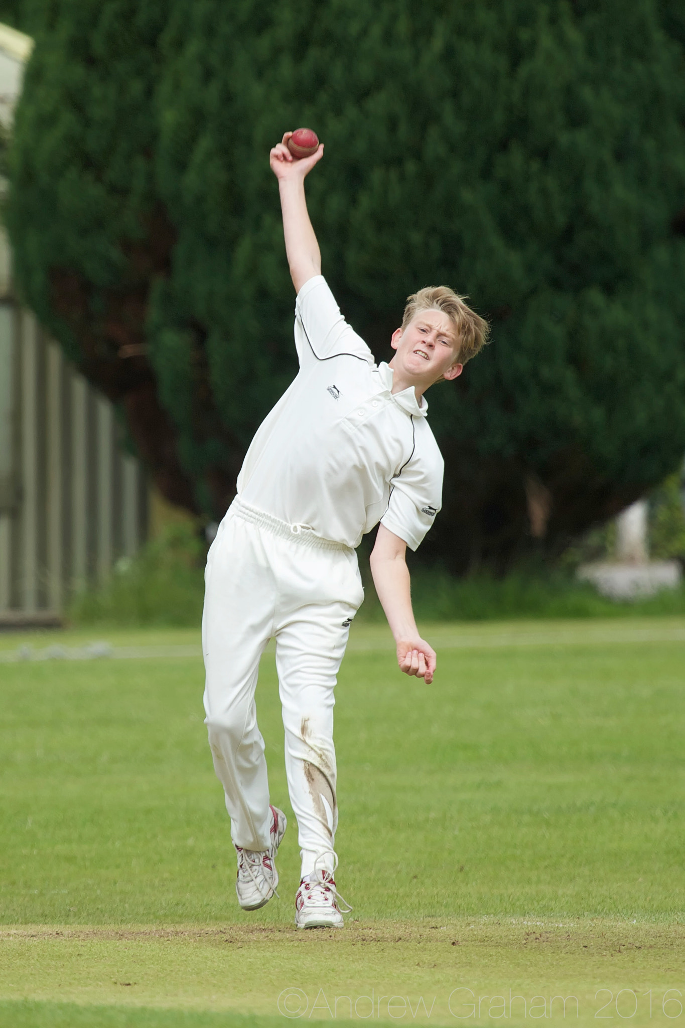 Canon EF 100-400mm F4.5-5.6L IS USM sample photo. Young bowler photography