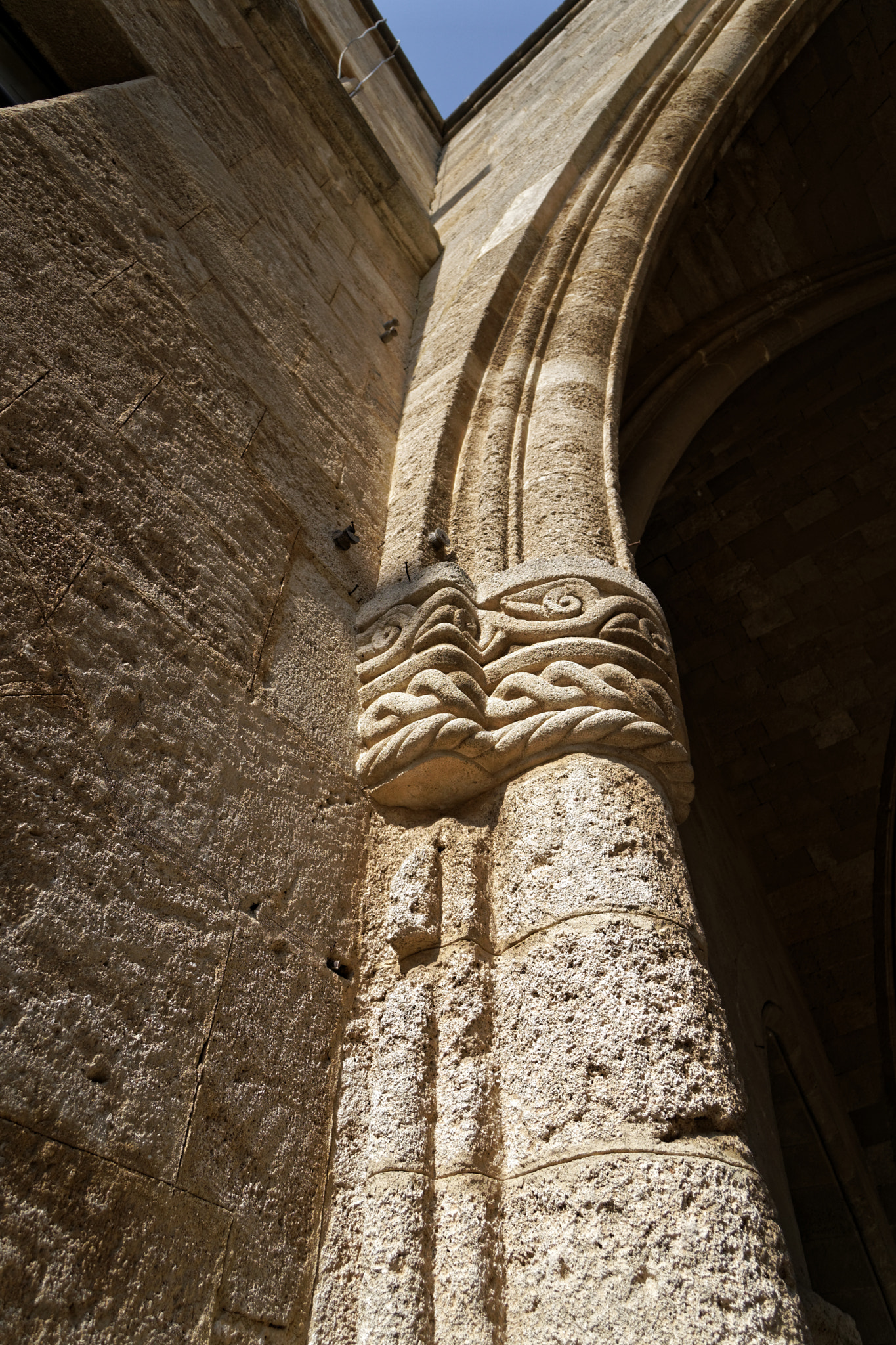 Sony a6300 + Sony E 10-18mm F4 OSS sample photo. Old gate arch photography