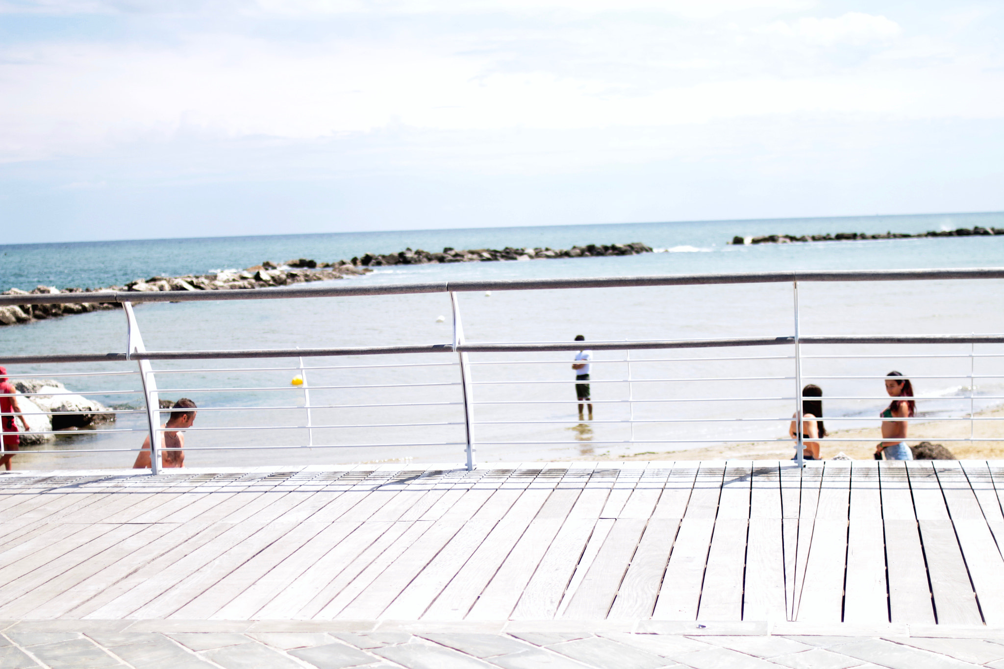 Canon EOS 70D + Canon EF 35mm F2 sample photo. Starring photography