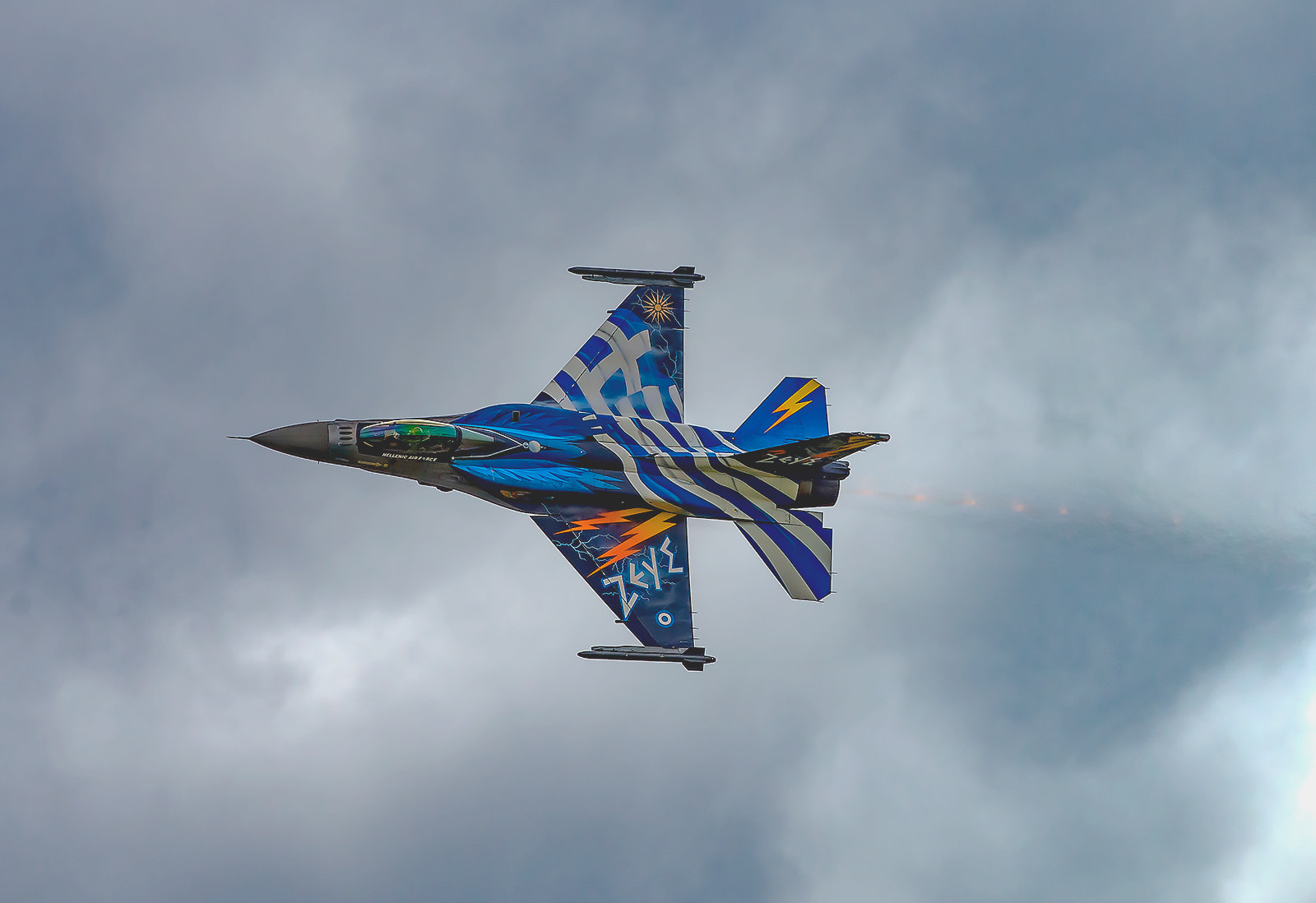 Nikon AF-S Nikkor 300mm F2.8G ED-IF VR sample photo. Greek f-16 on danish airshow 2016 photography