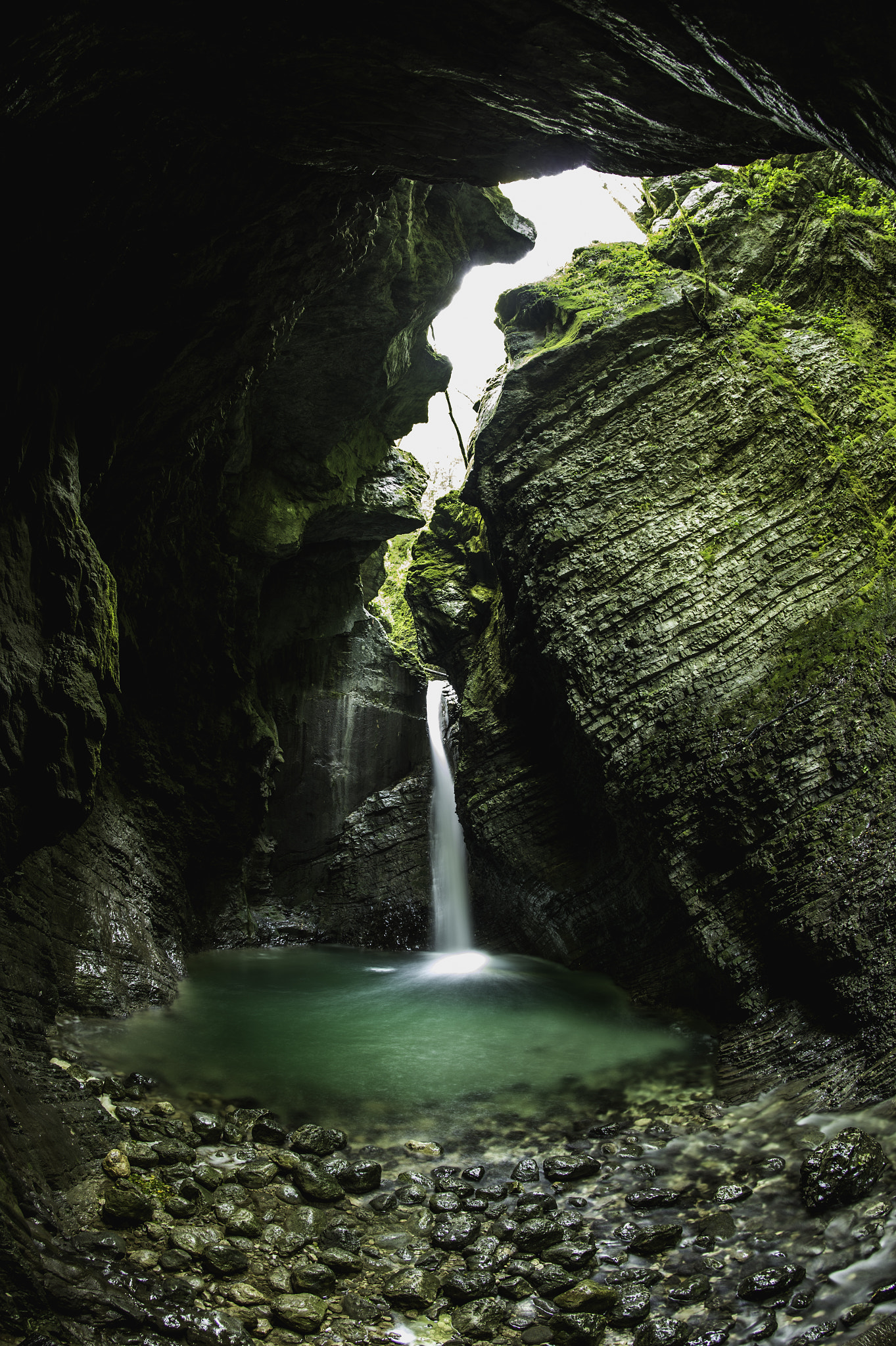 Nikon Df + Nikon AF Fisheye-Nikkor 16mm F2.8D sample photo. Kozjak waterfall photography