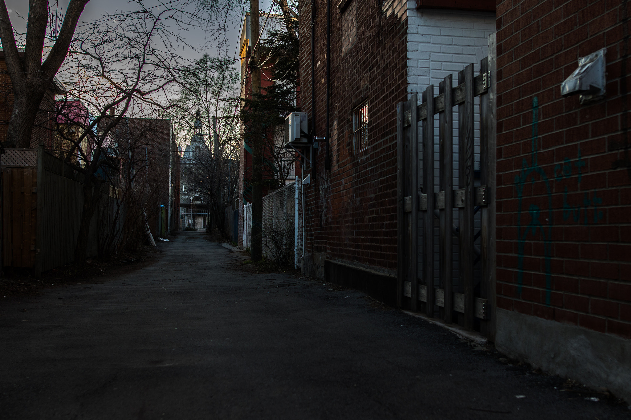 Sigma 24mm F1.4 DG HSM Art sample photo. Populated & unhabited photography