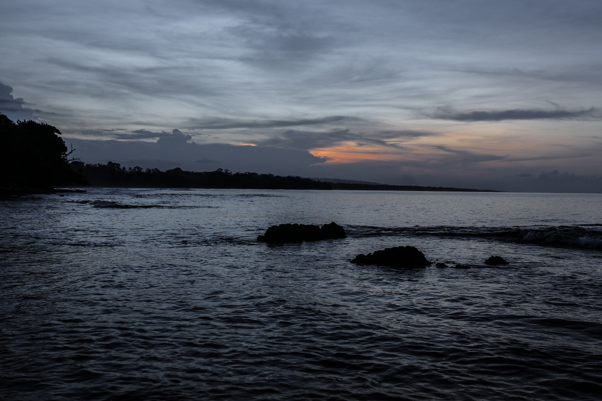 Sigma 24mm F1.4 DG HSM Art sample photo. Negativity in positiviy photography