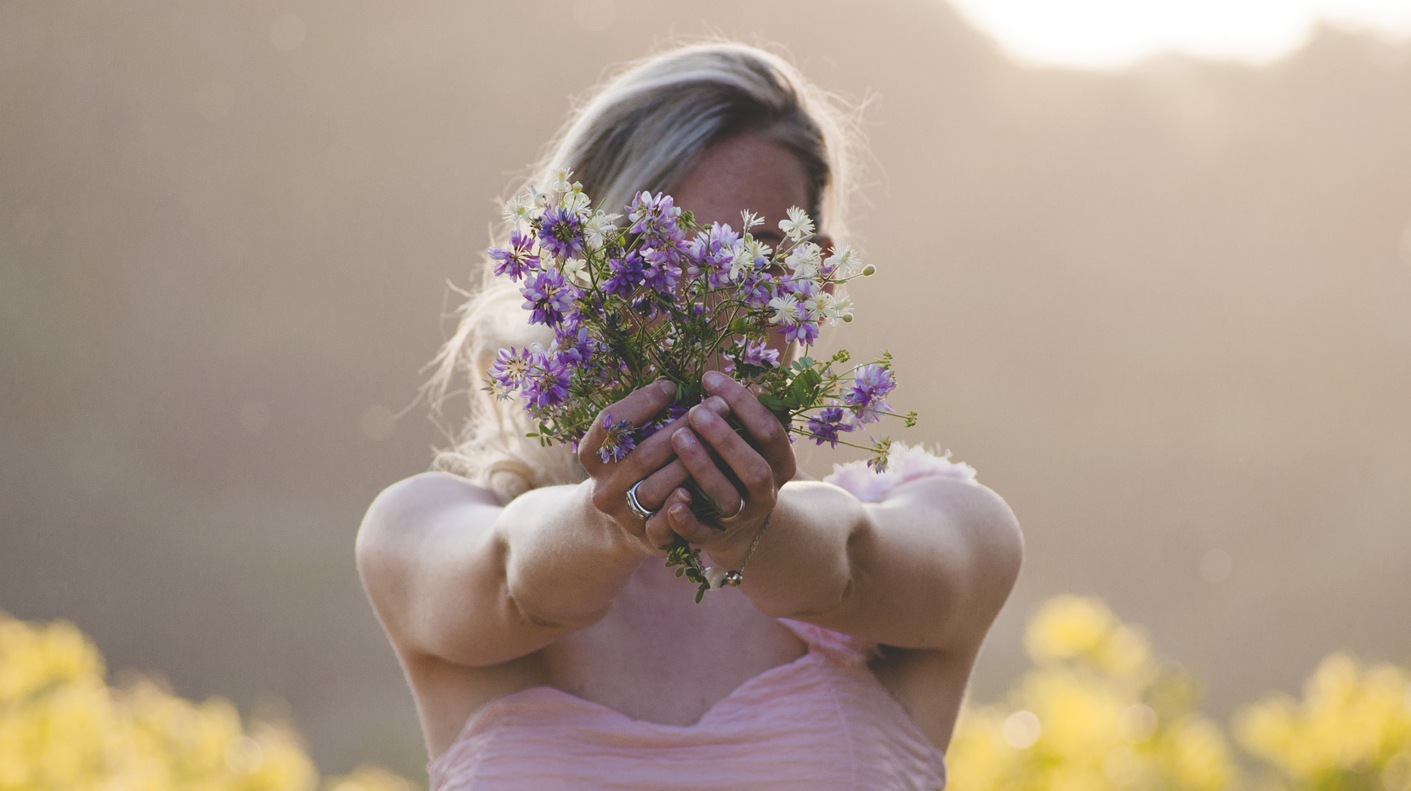 Sony 75-300mm F4.5-5.6 sample photo. Sunset and summer flowers, #ilaria photography