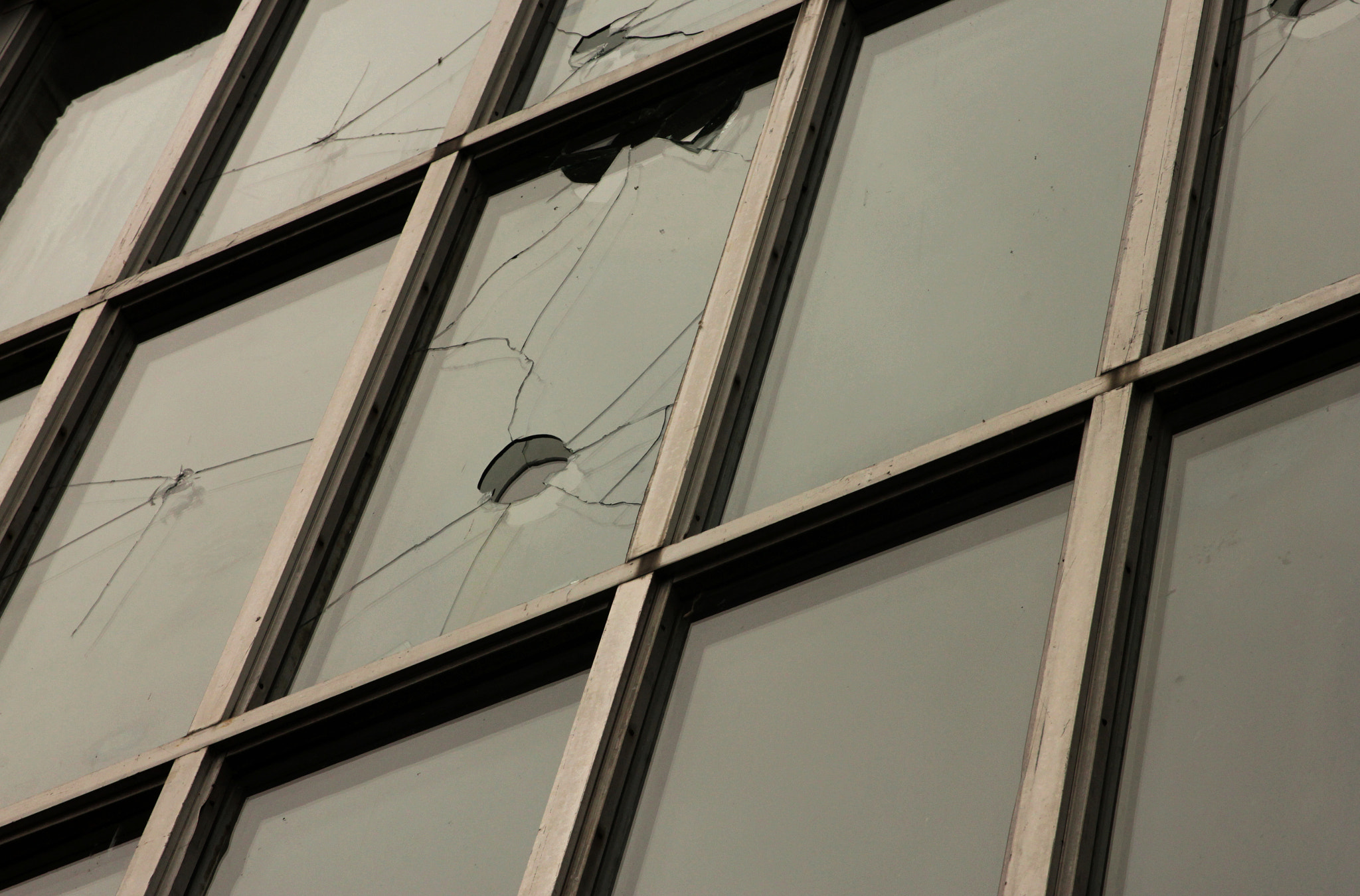 Canon EF 24-85mm F3.5-4.5 USM sample photo. Broken photography