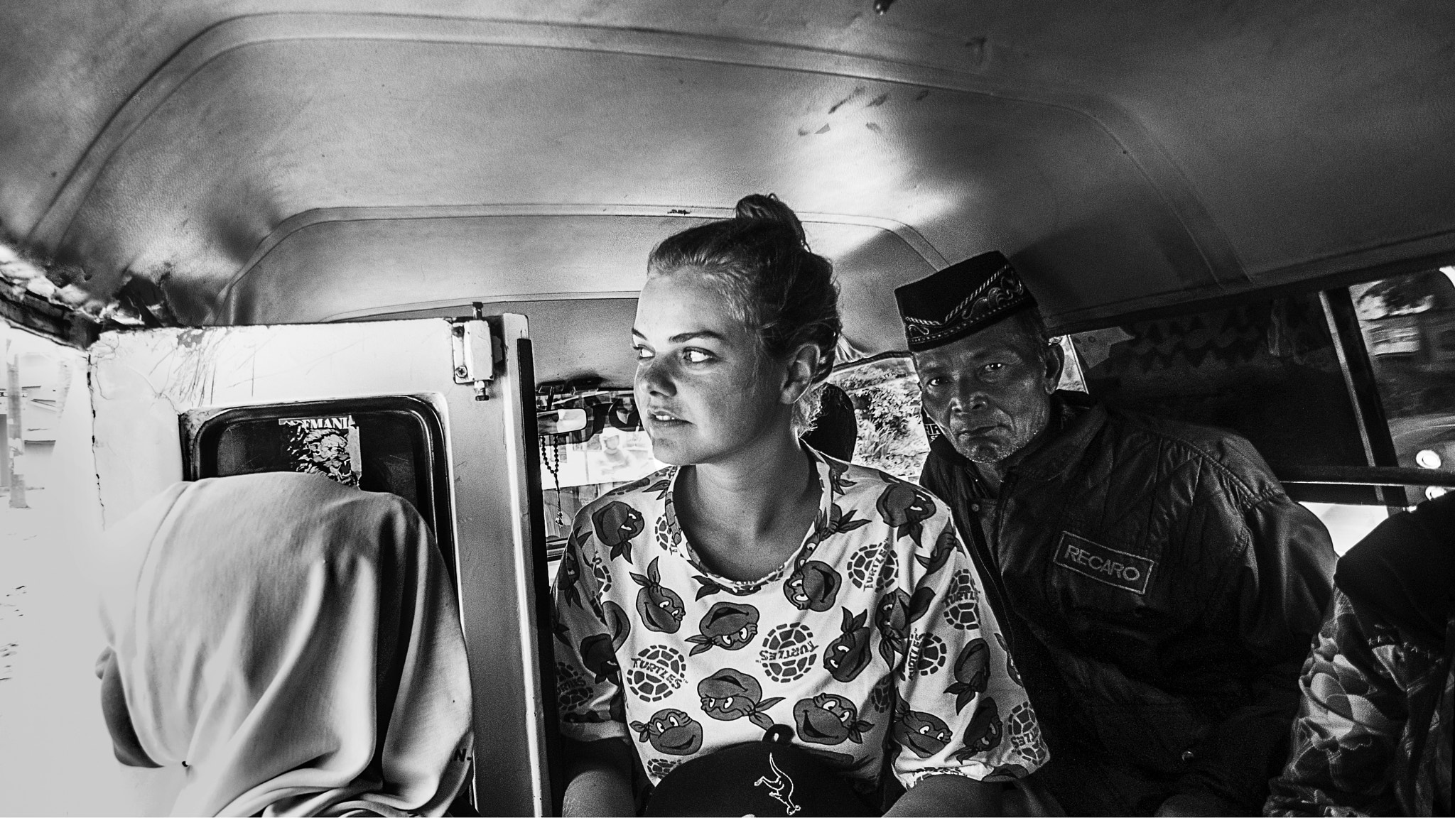 Pentax K-r sample photo. On our way to bromo photography