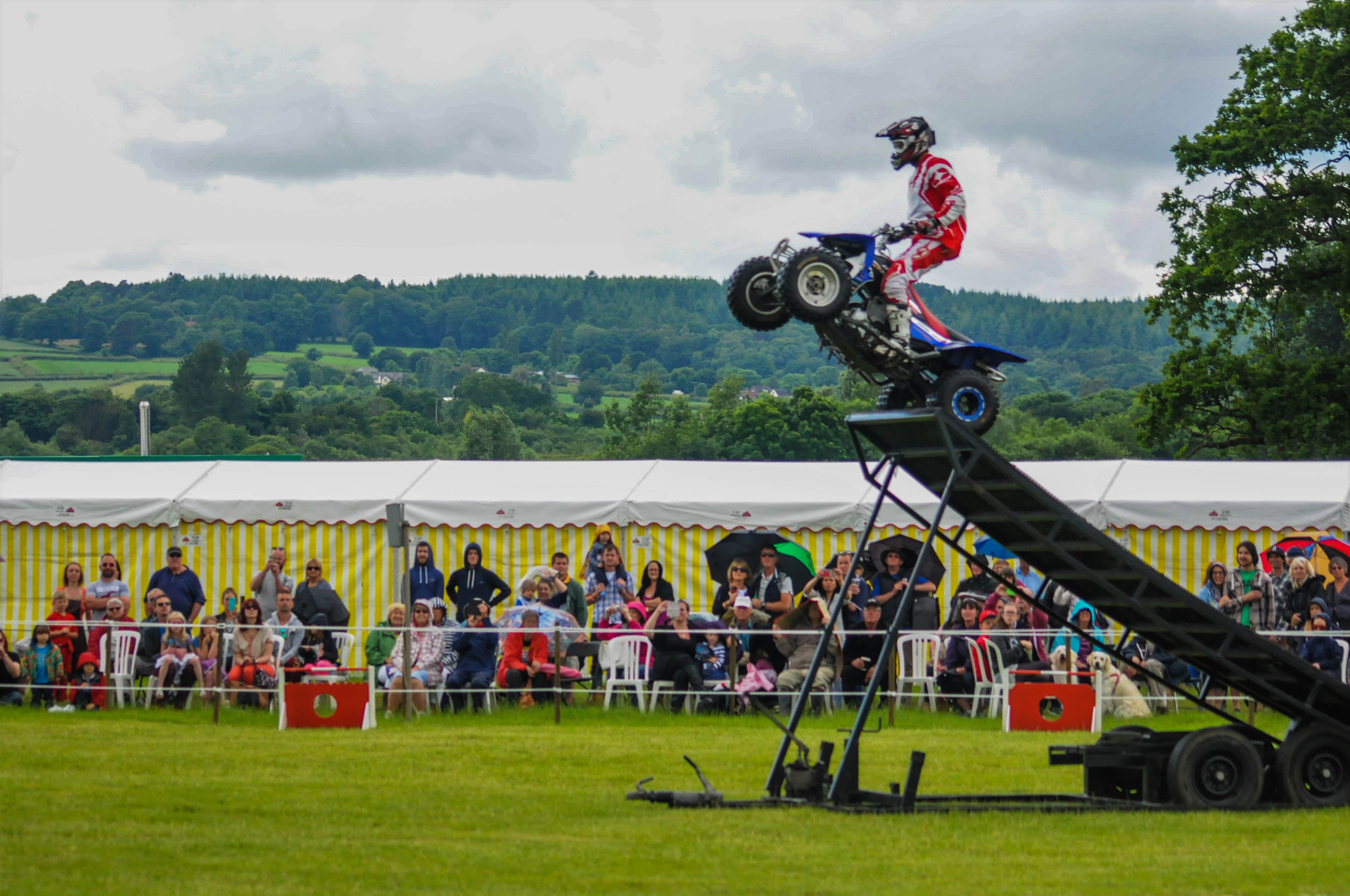 Sigma 70-300mm F4-5.6 APO DG Macro sample photo. Jason smyth about to take off during adrenaline tour show at axminster photography