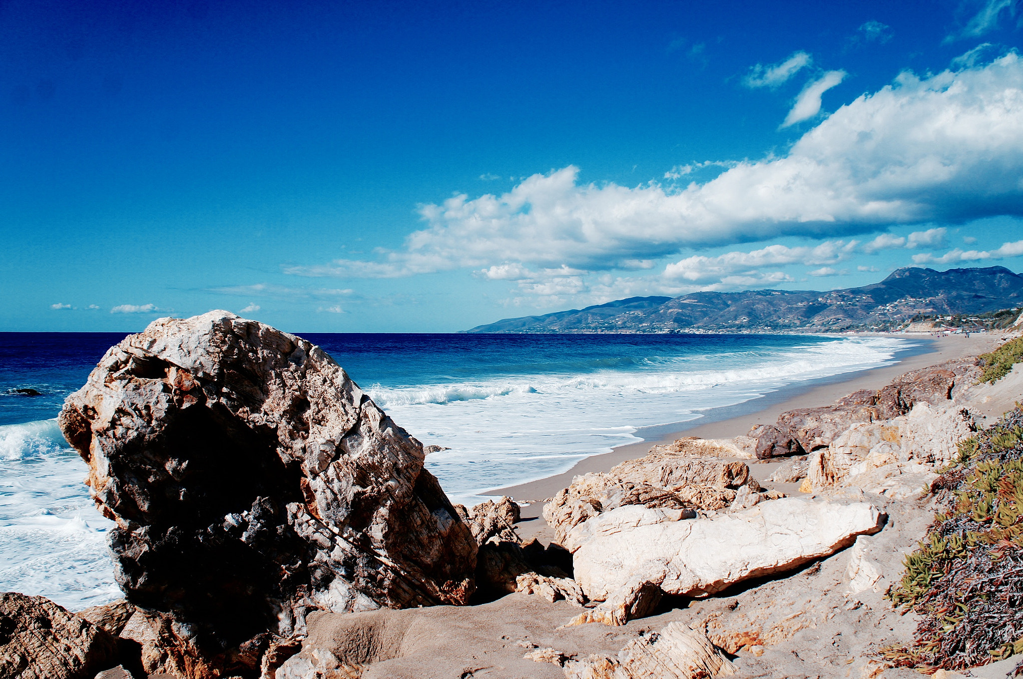 Sony Alpha NEX-C3 + Tamron 18-200mm F3.5-6.3 Di III VC sample photo. Zuma beach, california photography