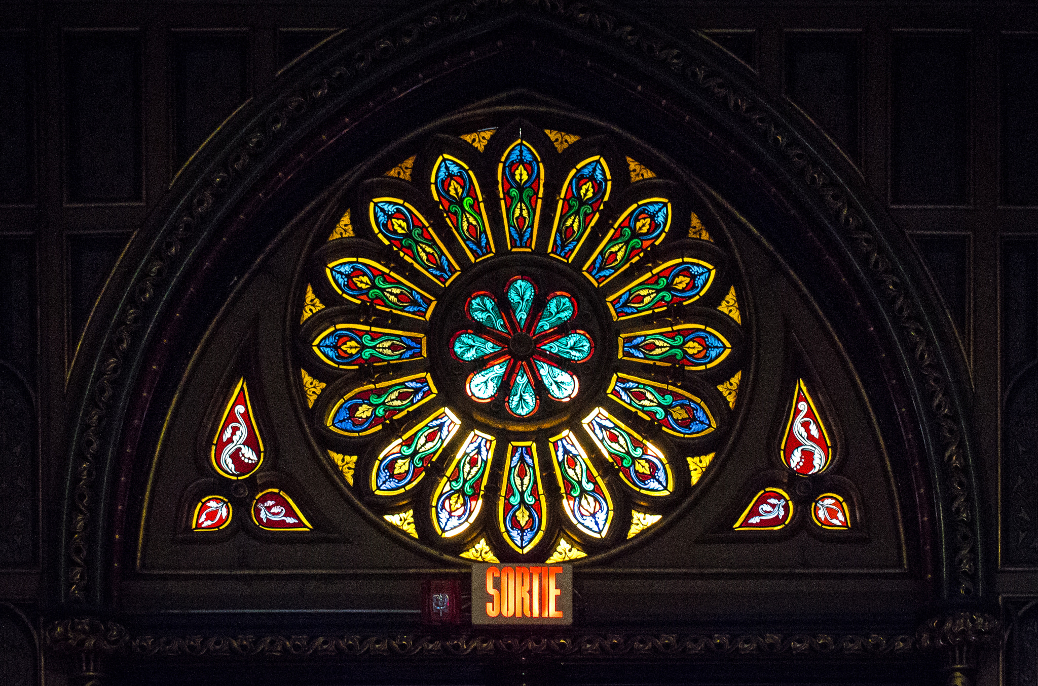 Canon EOS 100D (EOS Rebel SL1 / EOS Kiss X7) sample photo. Basilica notre dame | montreal | quebec photography