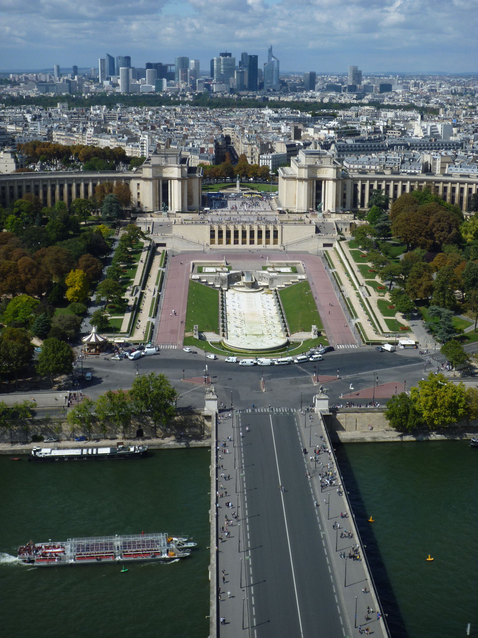 Panasonic DMC-FX40 sample photo. Trocadero view photography