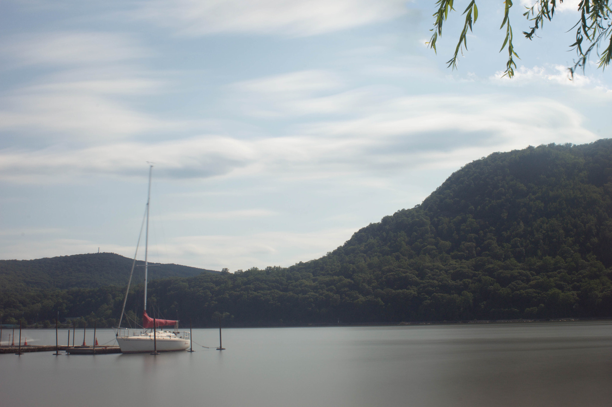 Nikon D3200 + Nikon AF Nikkor 28mm F2.8D sample photo. A beautiful setting in the hudson valley , ny region known as cold spring. photography