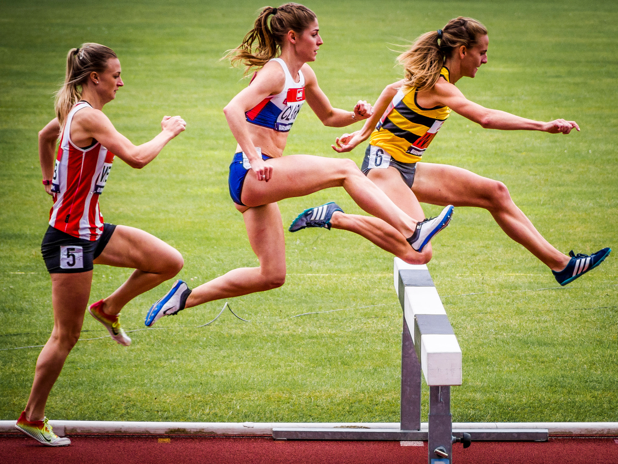 Panasonic Lumix G Vario 45-200mm F4-5.6 OIS sample photo. Stages of a jump photography