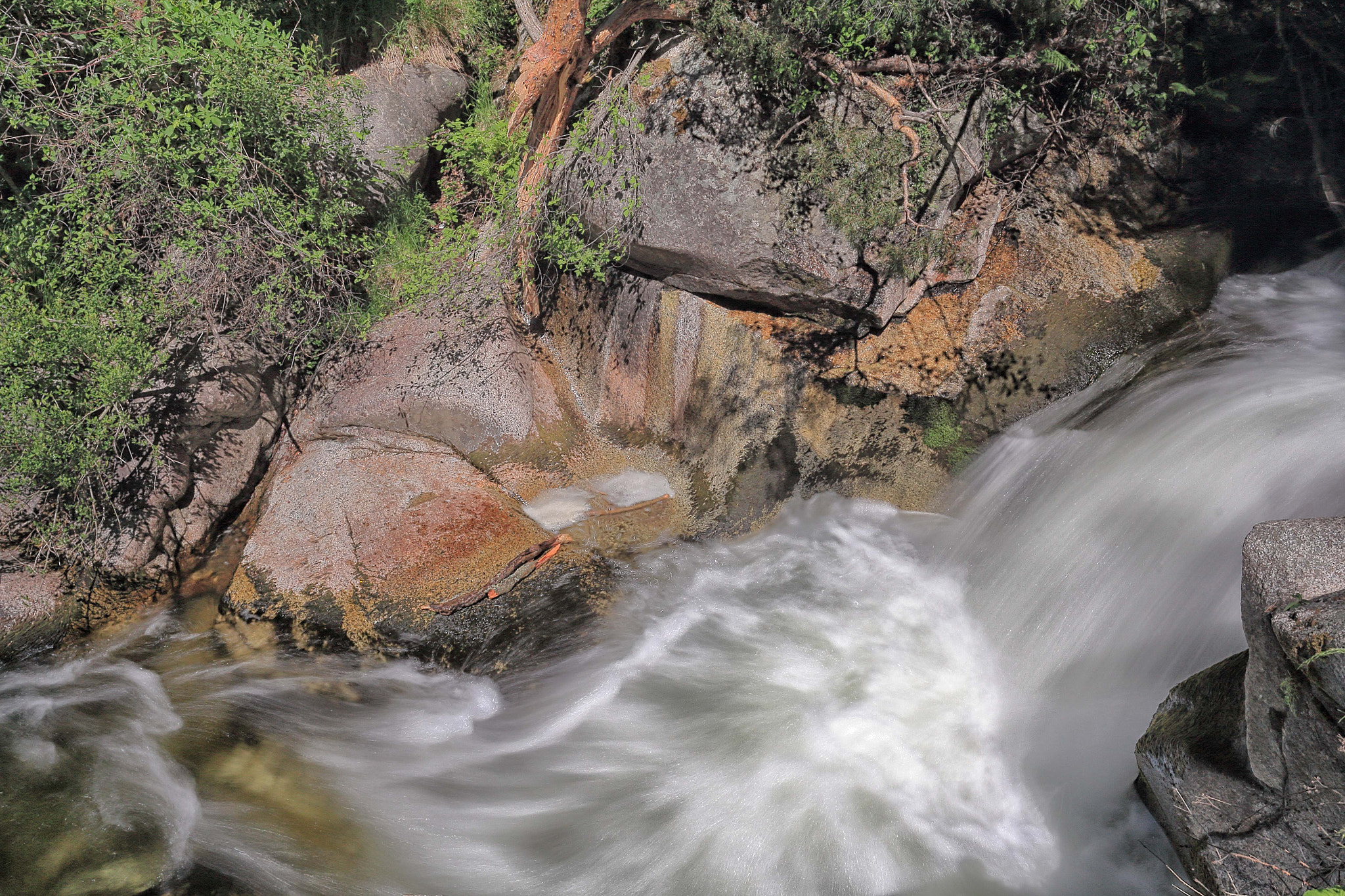 Canon EOS 60D + Canon EF 16-35mm F4L IS USM sample photo. Cascada en la boca del asno photography