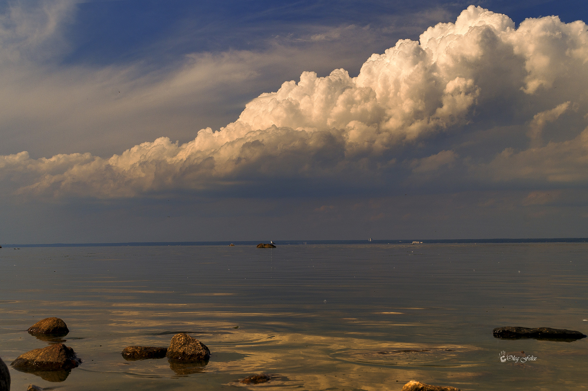 Sony SLT-A37 sample photo. Water, sun, clouds. photography