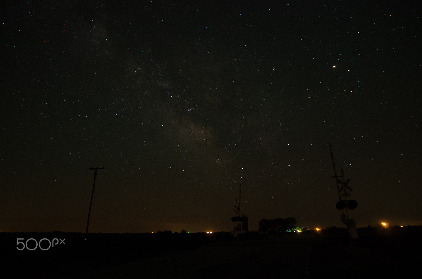 Sigma 17-70mm F2.8-4 DC Macro HSM | C sample photo. Milky way railroad photography