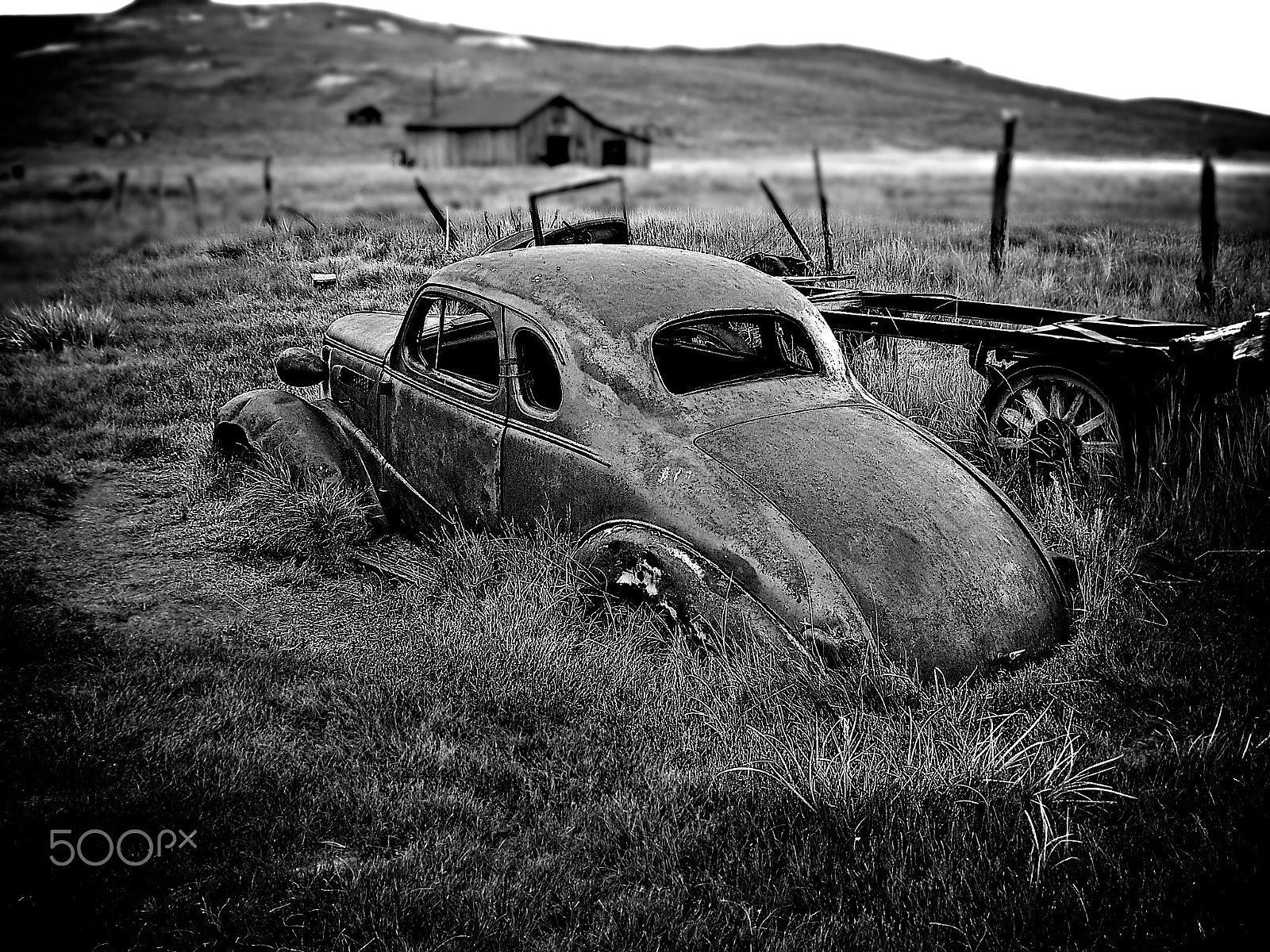 Kodak V550 ZOOM DIGITAL CAMERA sample photo. Abandoned car in bodie photography