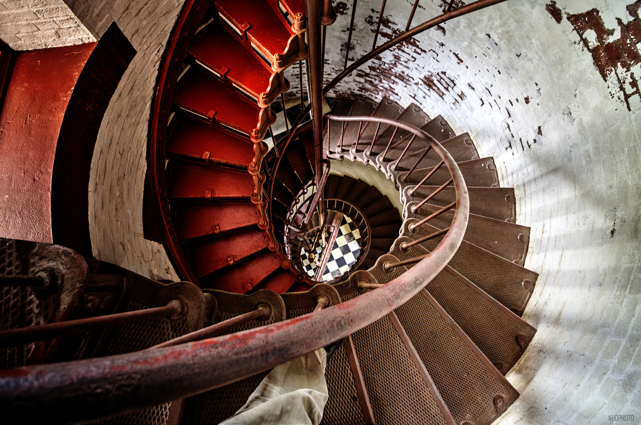 Canon EOS 7D + Canon EF-S 10-18mm F4.5–5.6 IS STM sample photo. Going up or down? photography