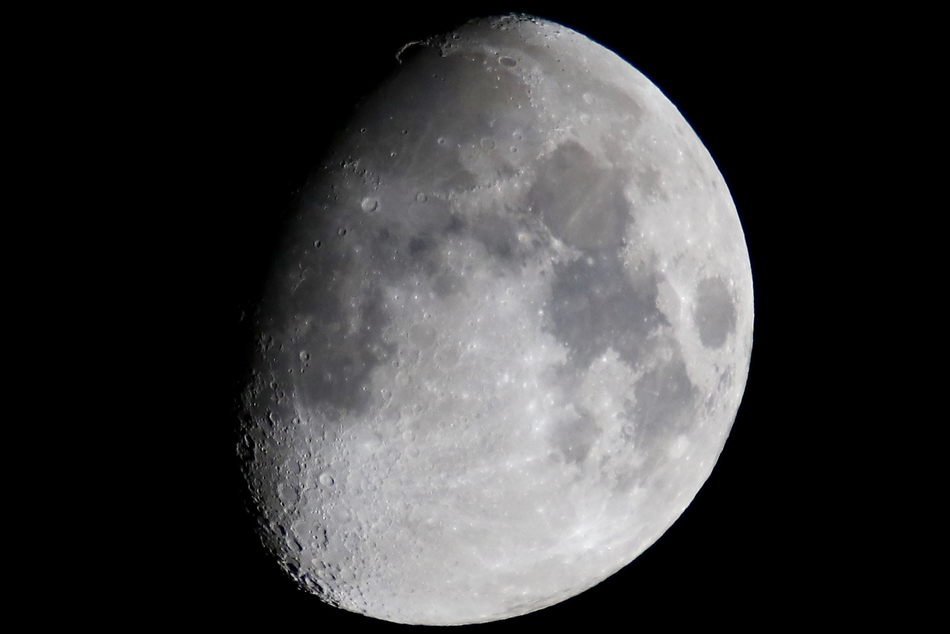 Tamron SP 150-600mm F5-6.3 Di VC USD sample photo. Radiant luminance.jpg photography